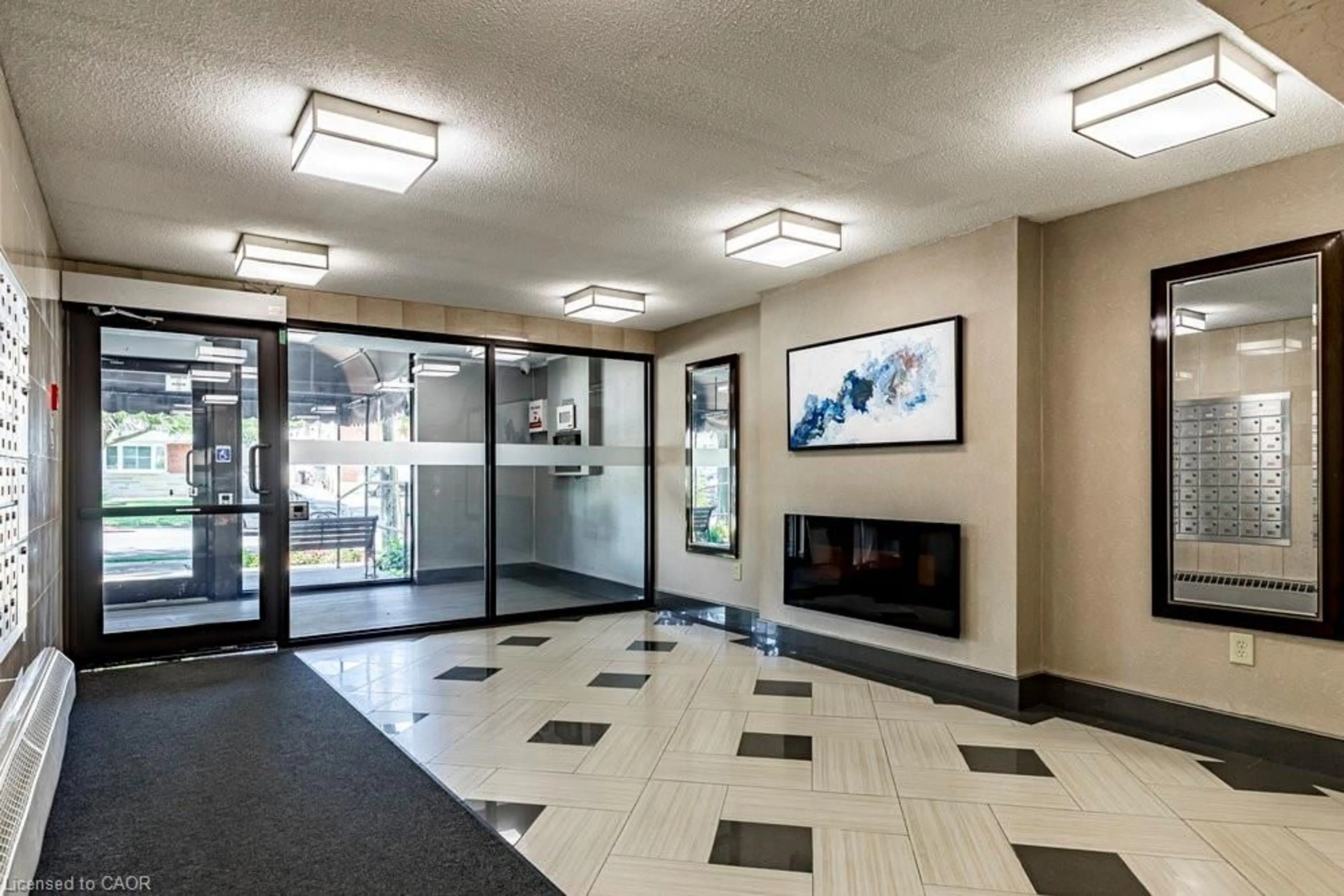 Indoor foyer for 1101 Pharmacy Ave #503, Scarborough Ontario M1R 2H2