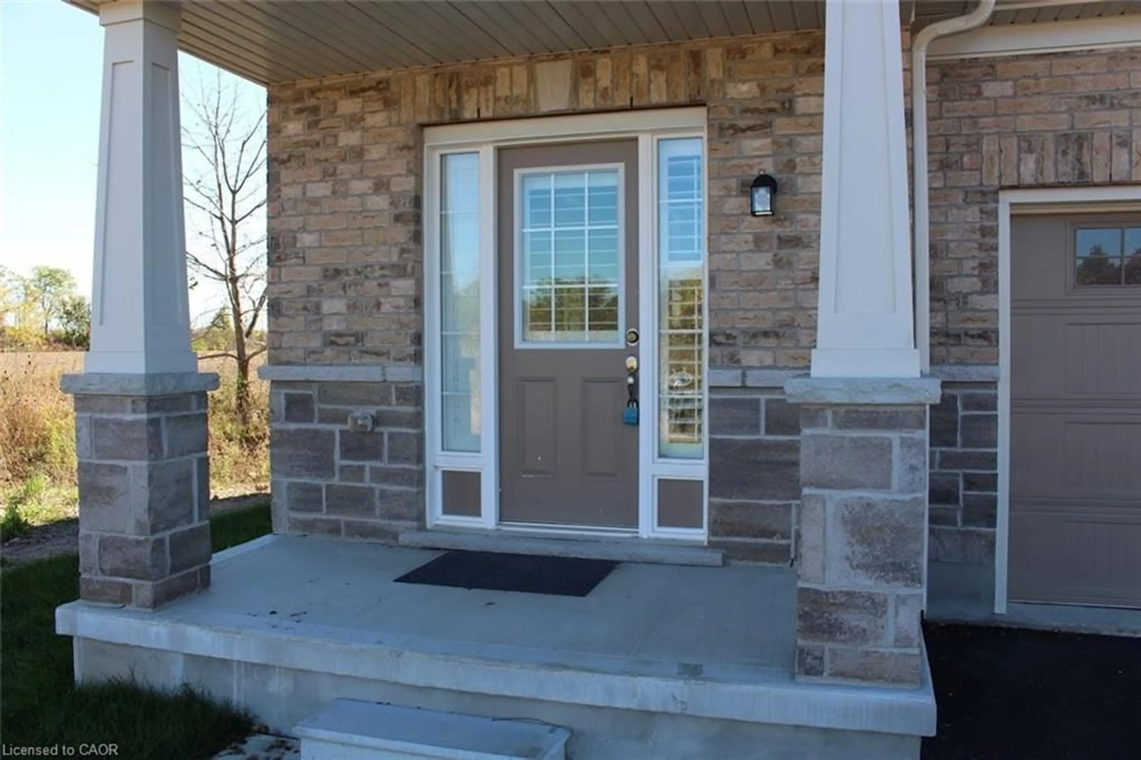 Indoor entryway for 44 Mccurdy Ave, Waterdown Ontario L8B 0T5