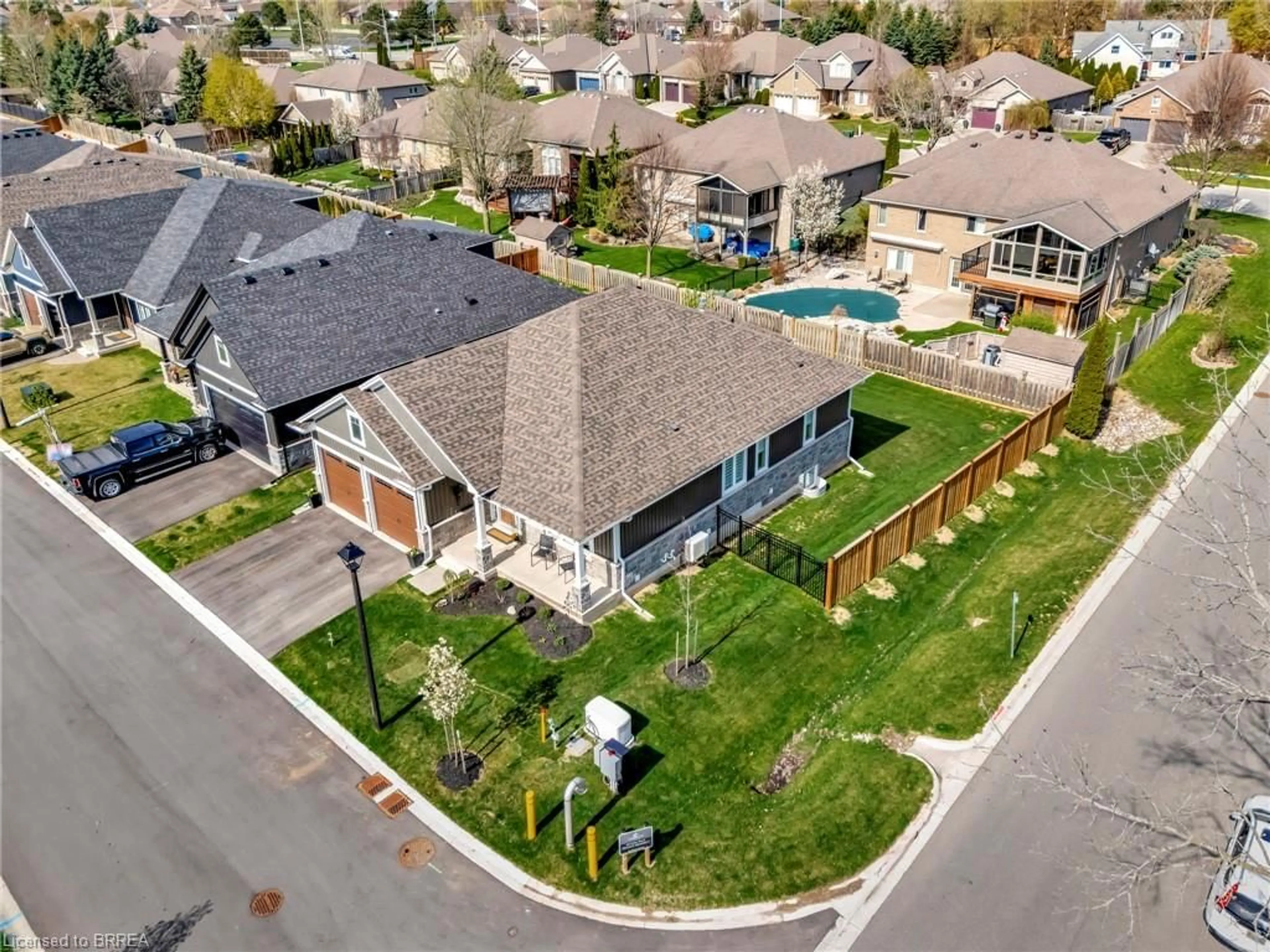 A pic from outside/outdoor area/front of a property/back of a property/a pic from drone, street for 68 Cedar St #12, Paris Ontario N3L 0H7