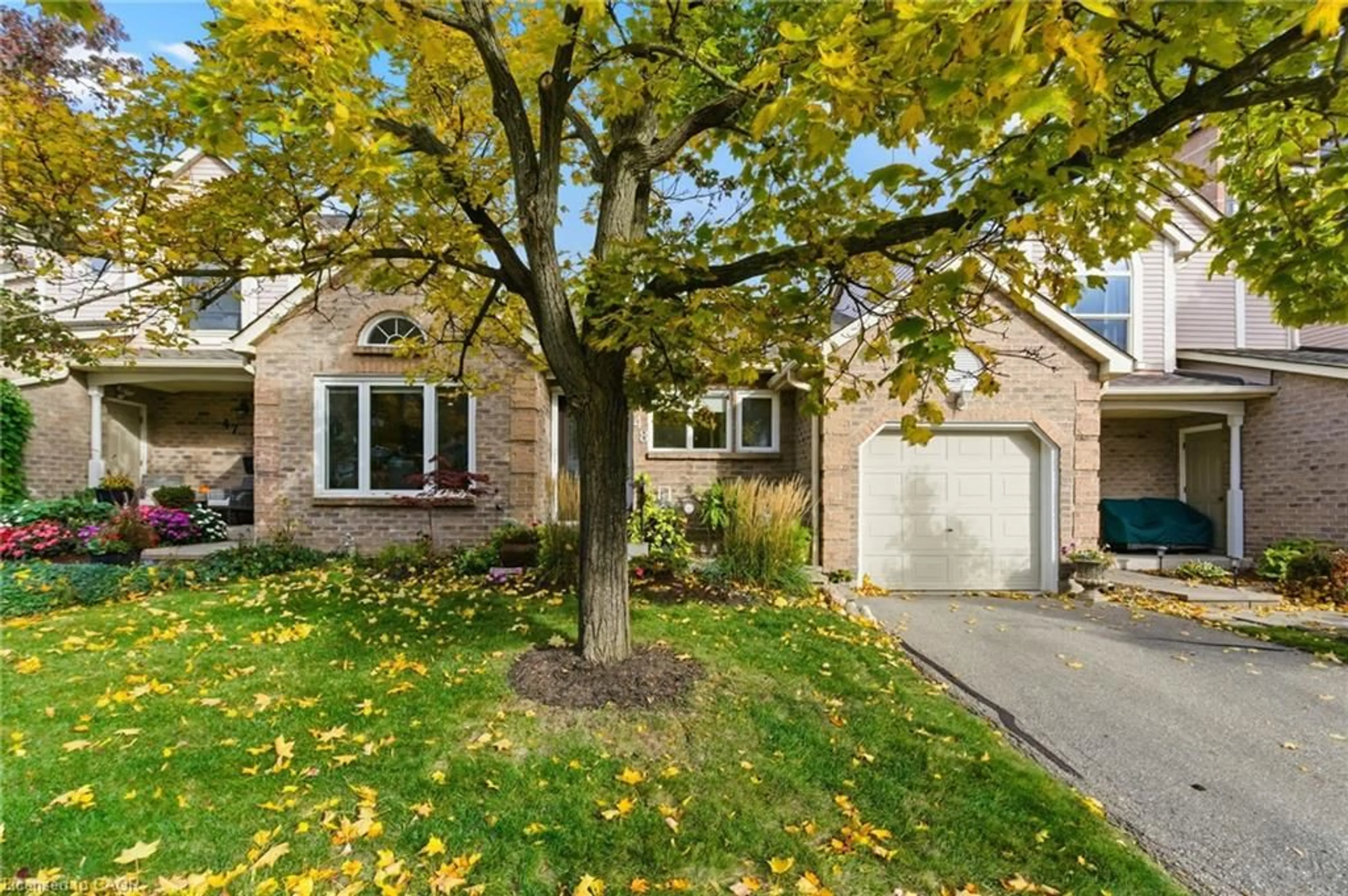 Home with brick exterior material, street for 5255 Lakeshore Rd #48, Burlington Ontario L7L 5X9