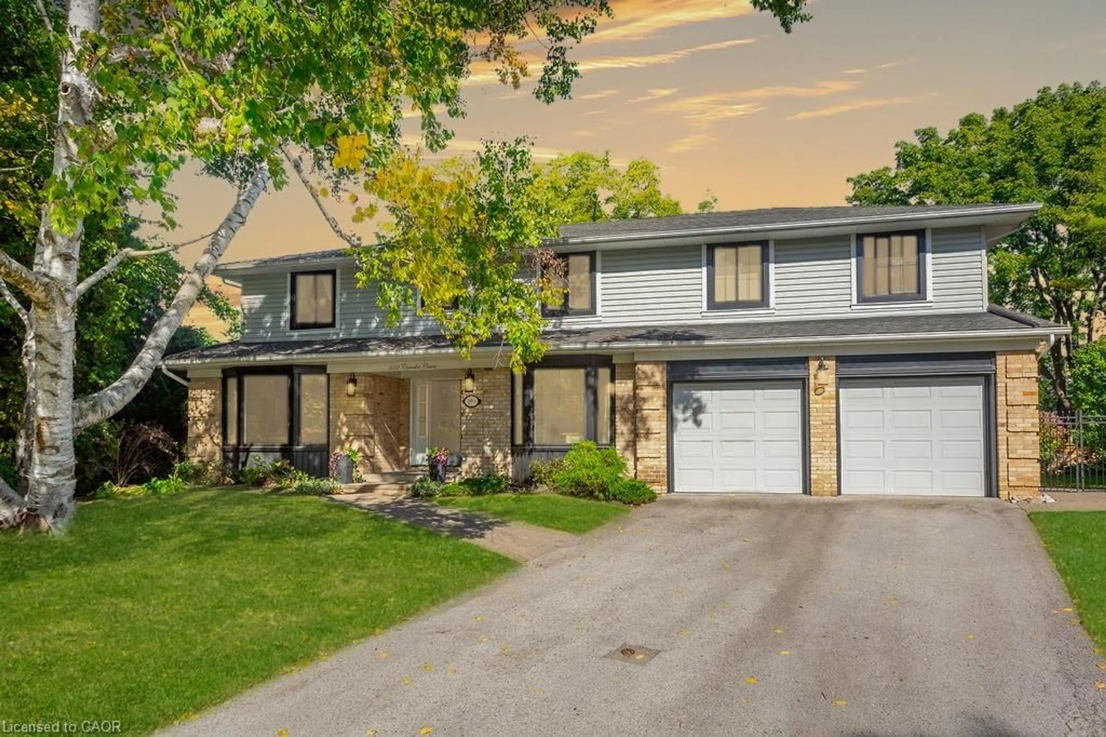 Home with vinyl exterior material, street for 359 Camelot Crt, Burlington Ontario L7L 2G2