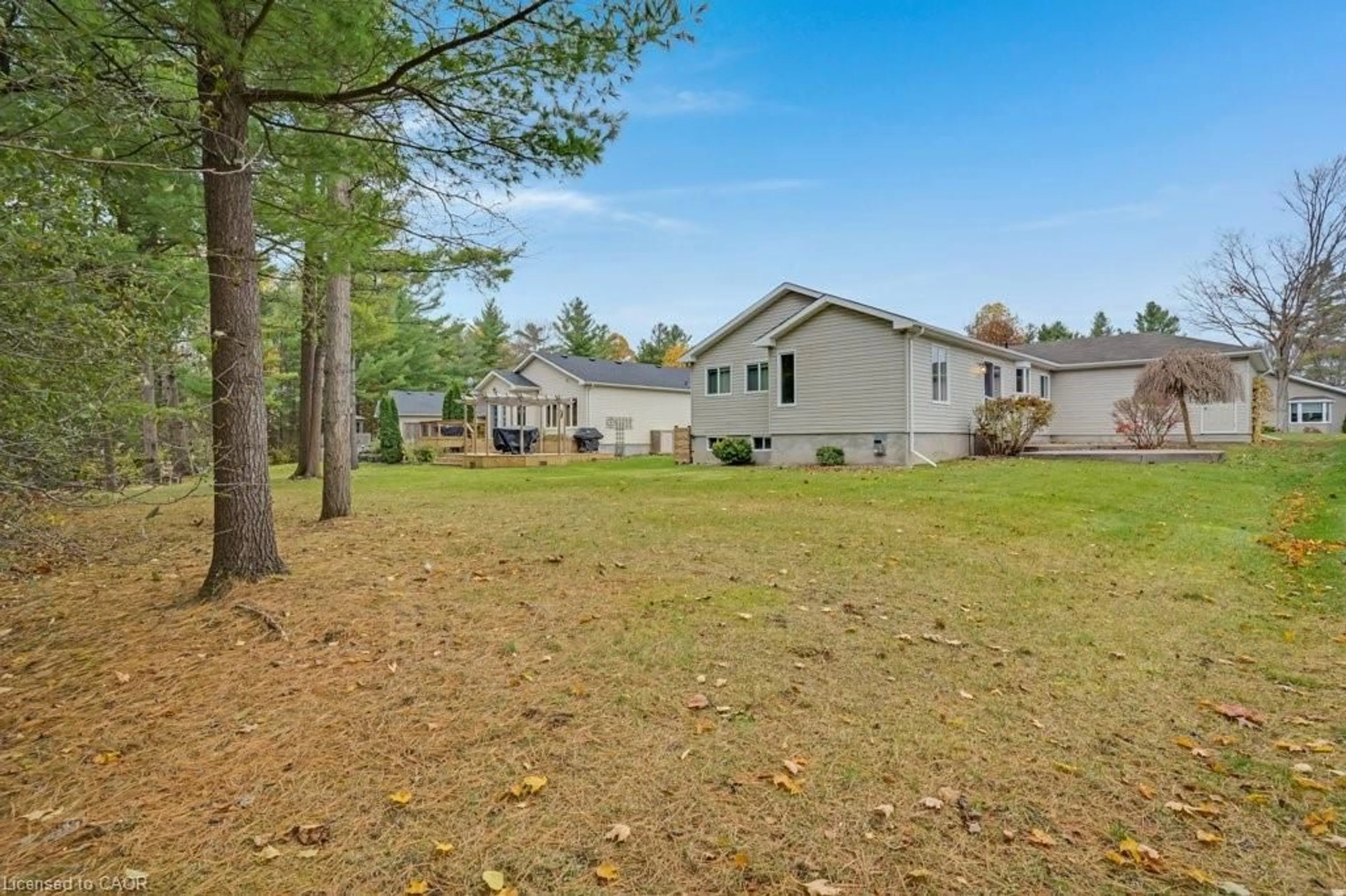 A pic from outside/outdoor area/front of a property/back of a property/a pic from drone, forest/trees view for 117 Bushmill Cir, Freelton Ontario L8B 1A5