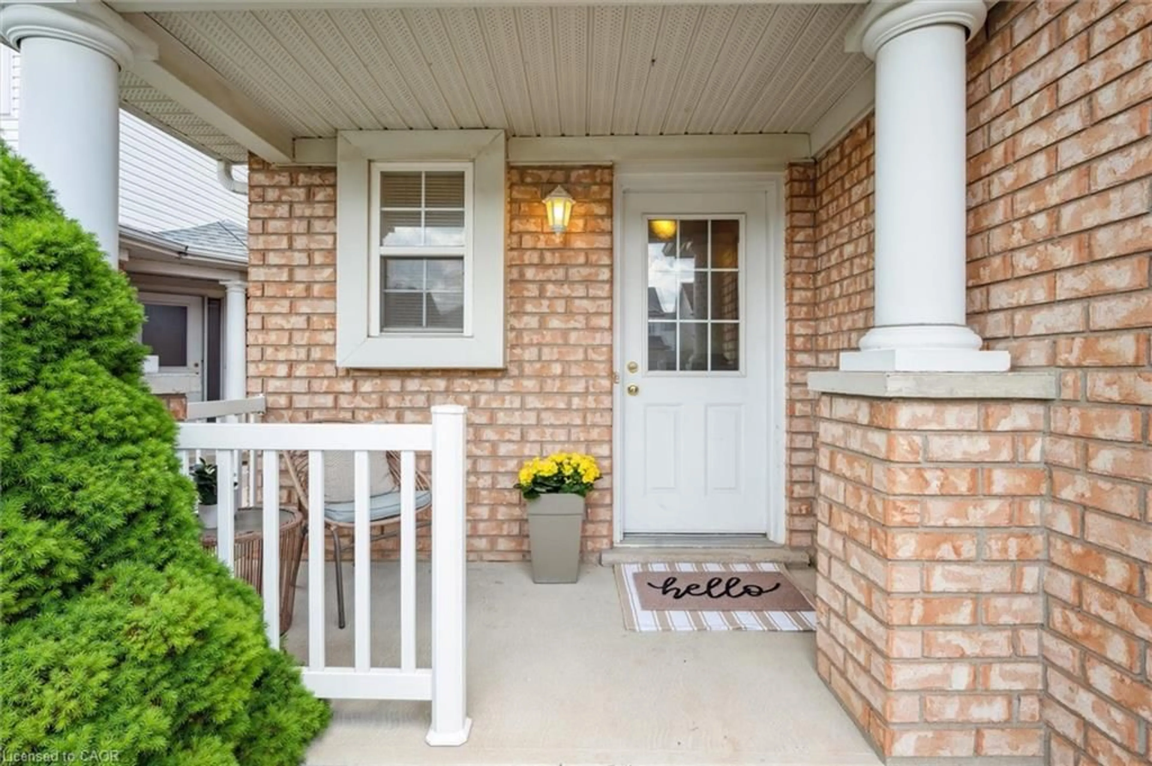 Indoor entryway for 566 Bonavista Dr, Waterloo Ontario N2K 3Z7