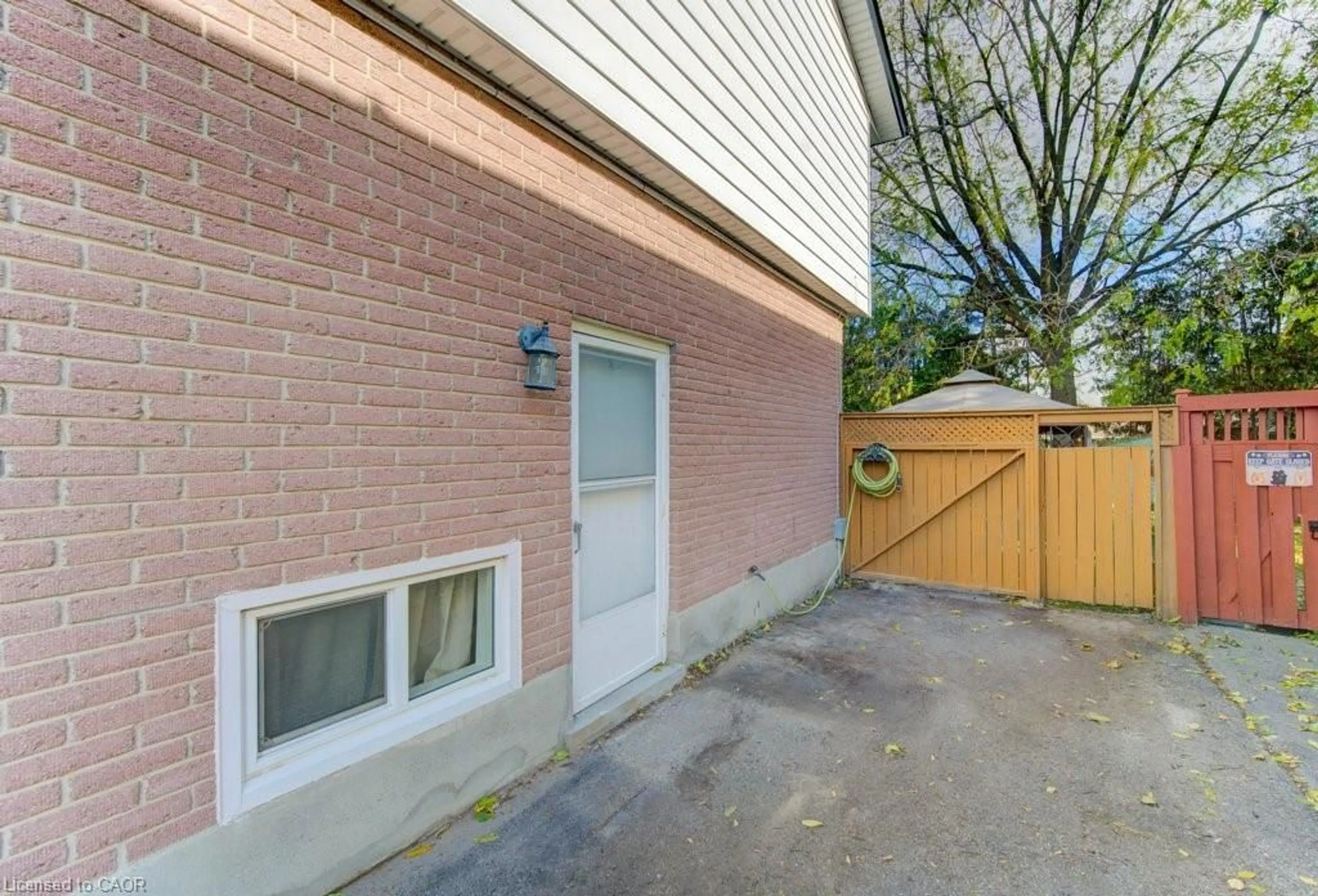 Patio, street for 434A Lee Ave, Waterloo Ontario N2K 2L7
