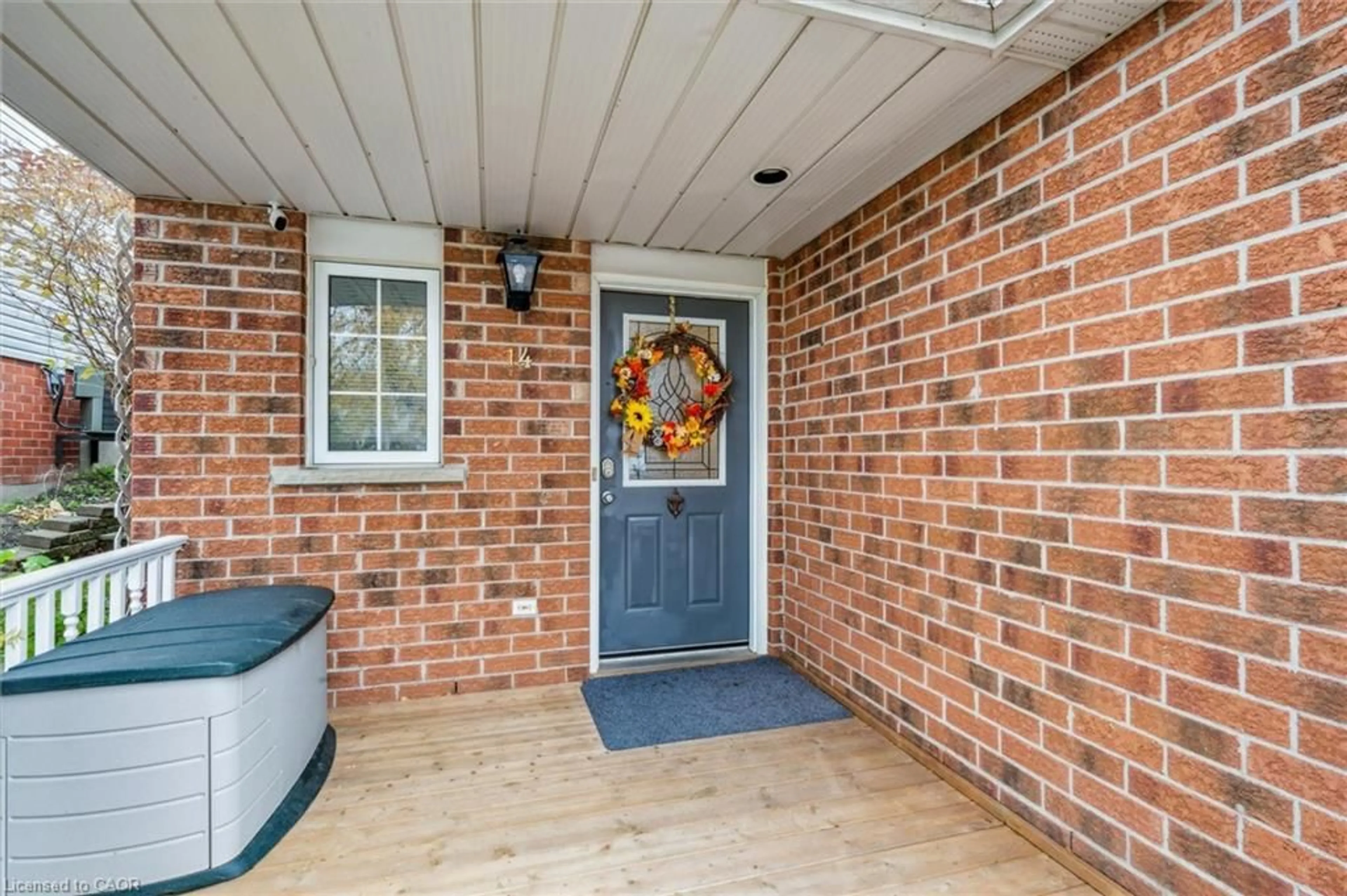 Indoor entryway for 14 Highbrook St, Kitchener Ontario N2E 3P1