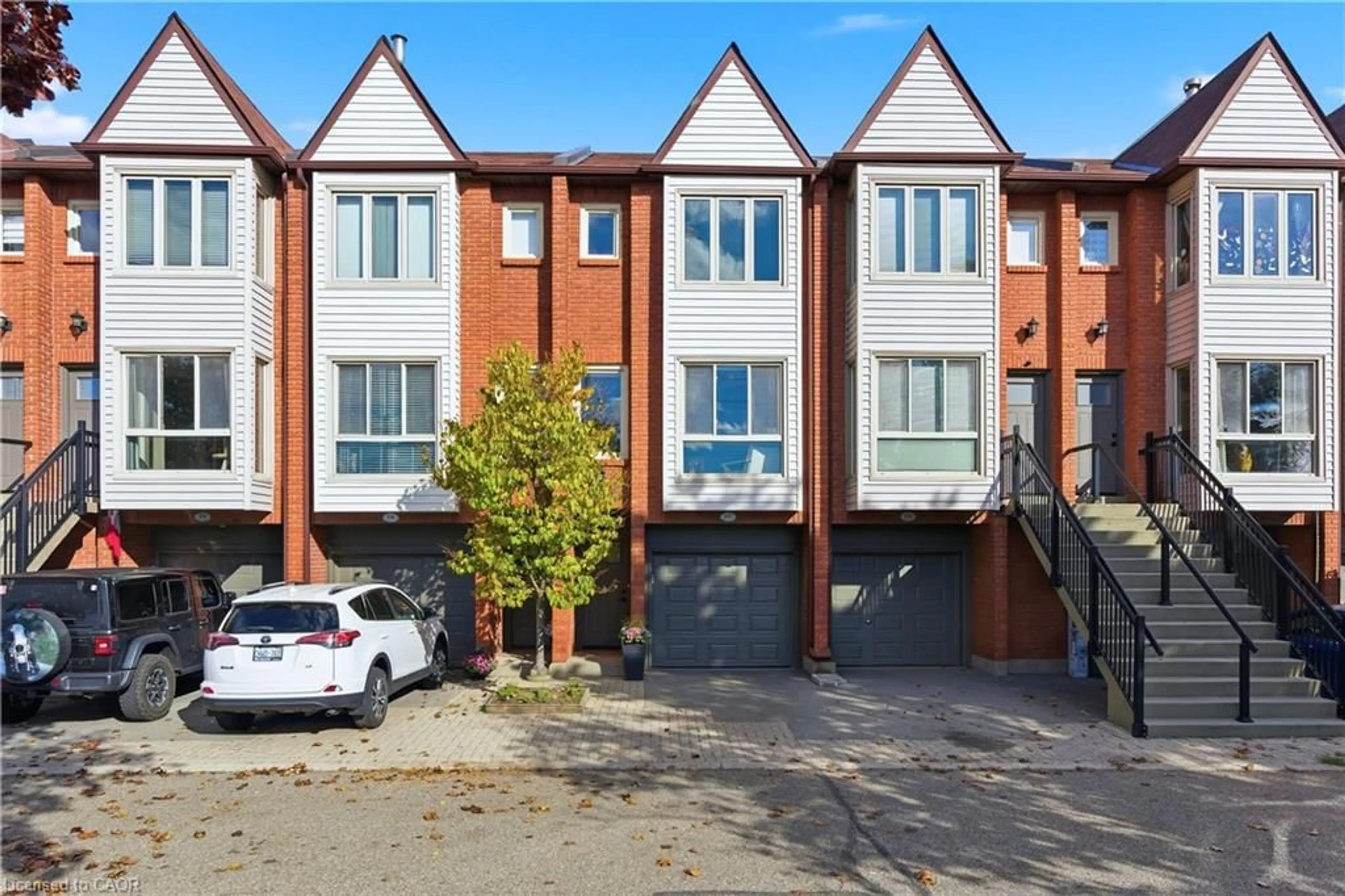A pic from outside/outdoor area/front of a property/back of a property/a pic from drone, street for 895 Maple Ave #537, Burlington Ontario L7S 2H7