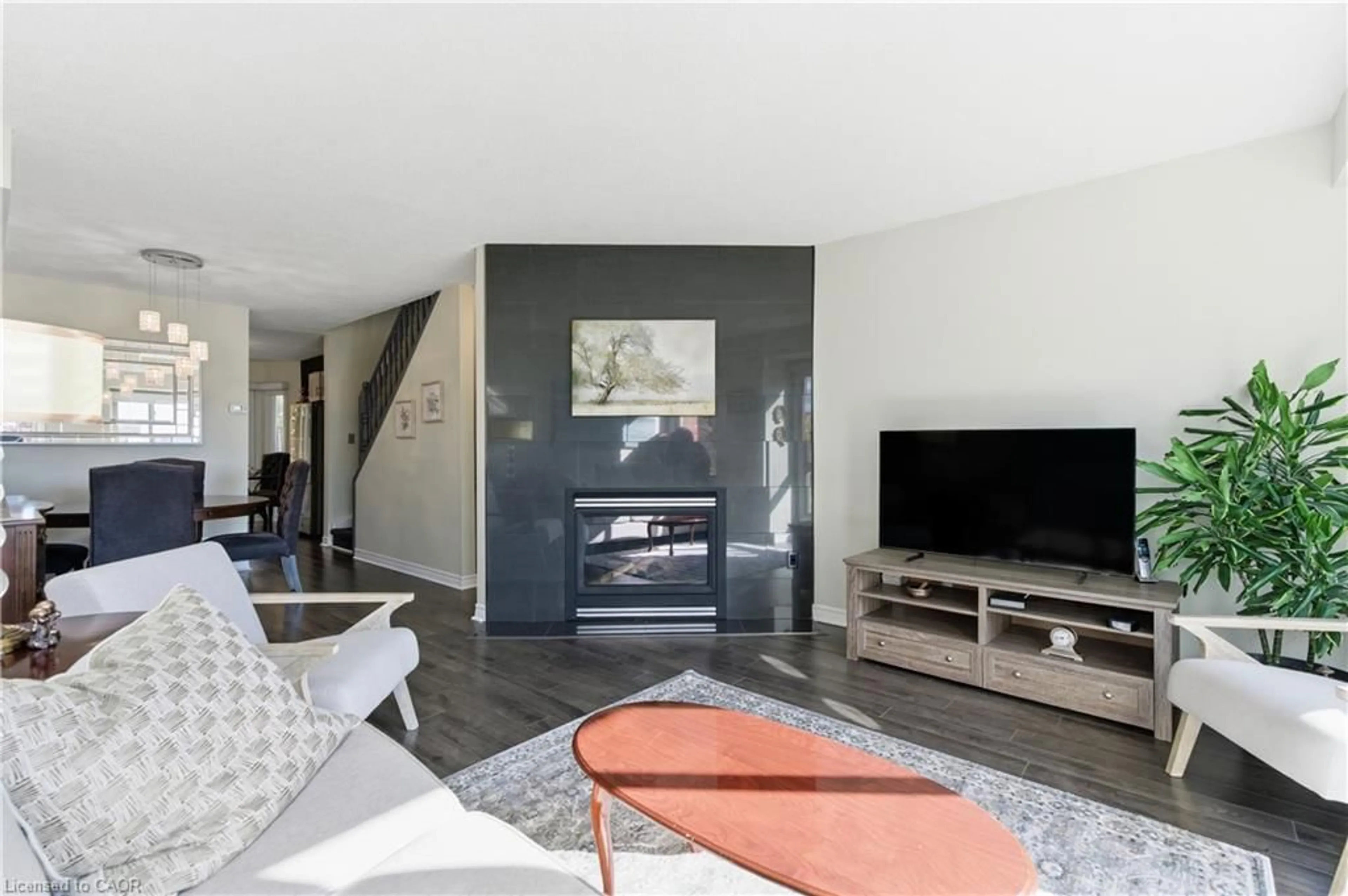 Living room with furniture, unknown for 895 Maple Ave #537, Burlington Ontario L7S 2H7