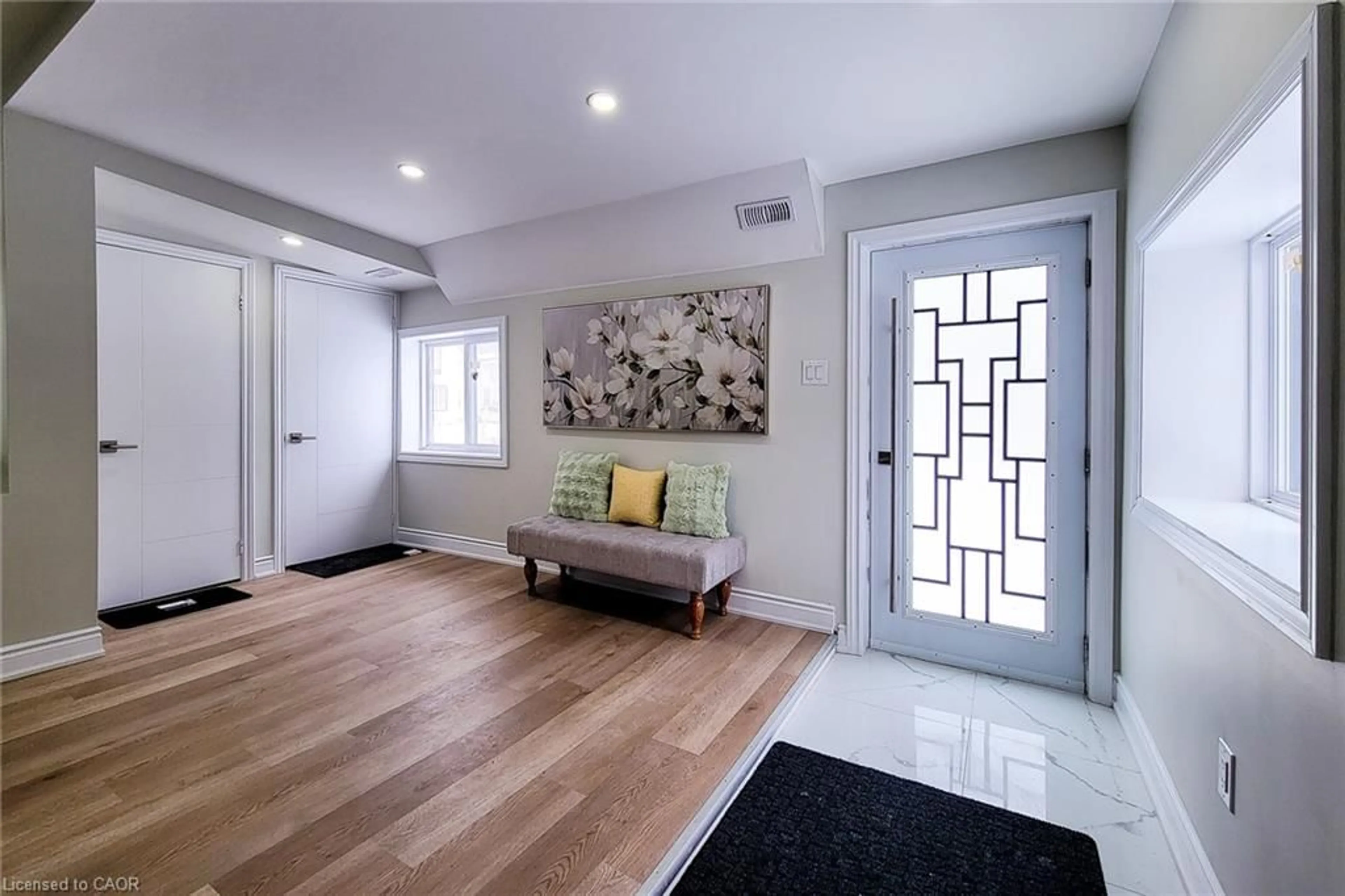 Indoor entryway for 727 College Ave, Woodstock Ontario N4S 2C7