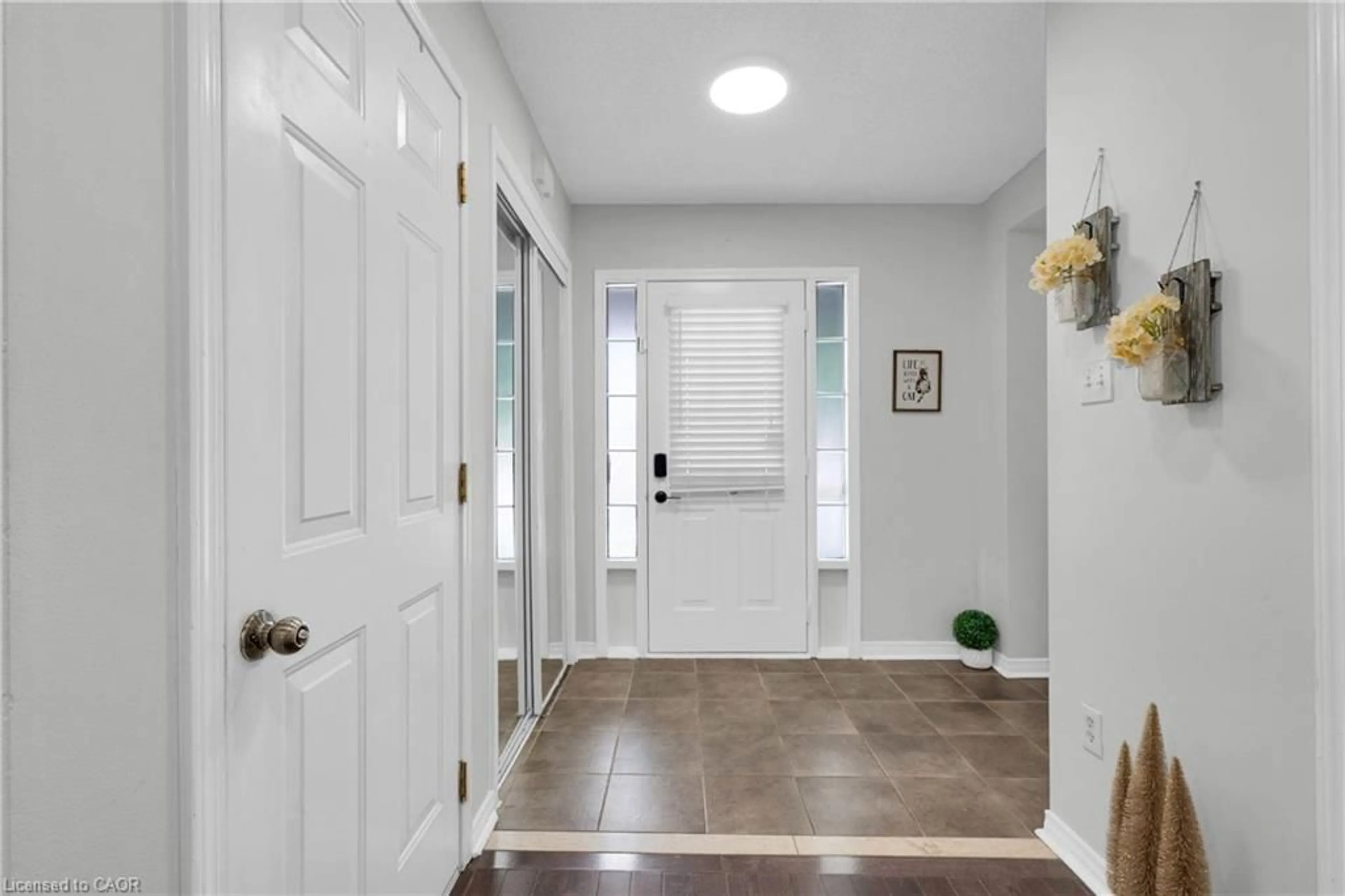 Indoor entryway for 302 Black Dr, Milton Ontario L9T 6S2