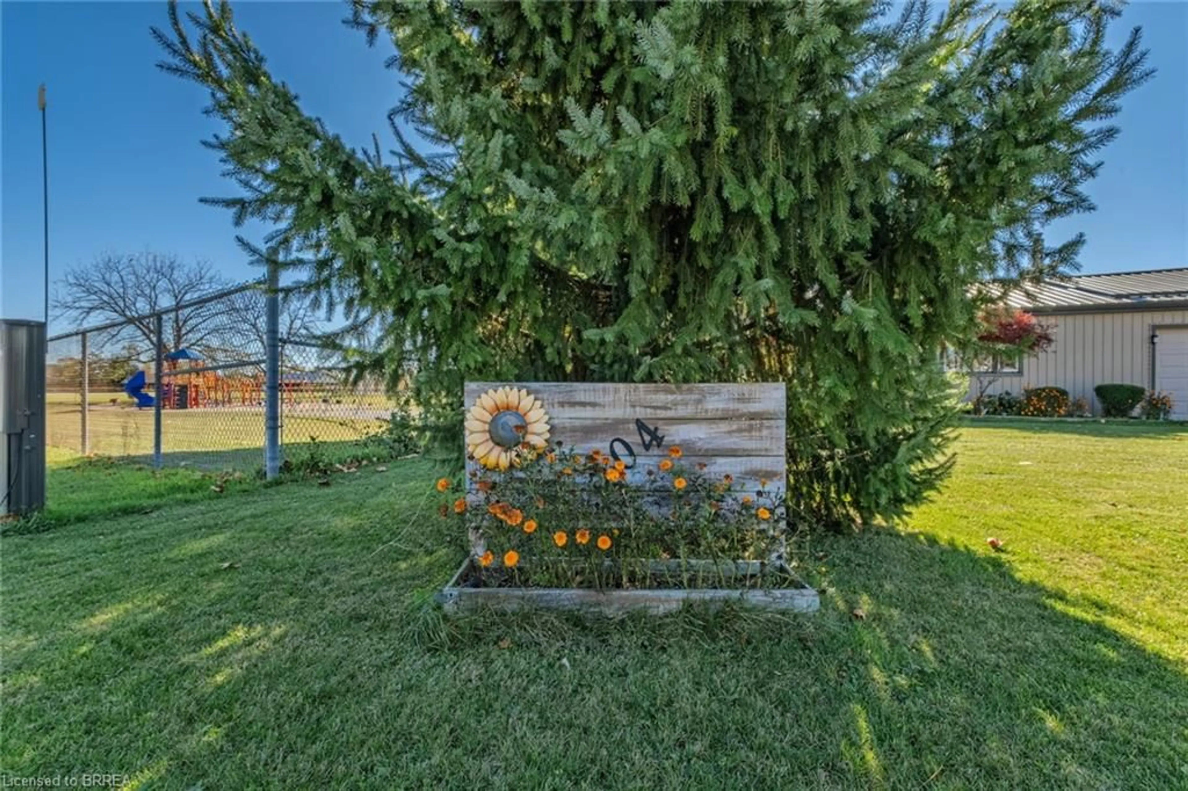 Patio, unknown for 304 Talbot St, Courtland Ontario N0J 1E0