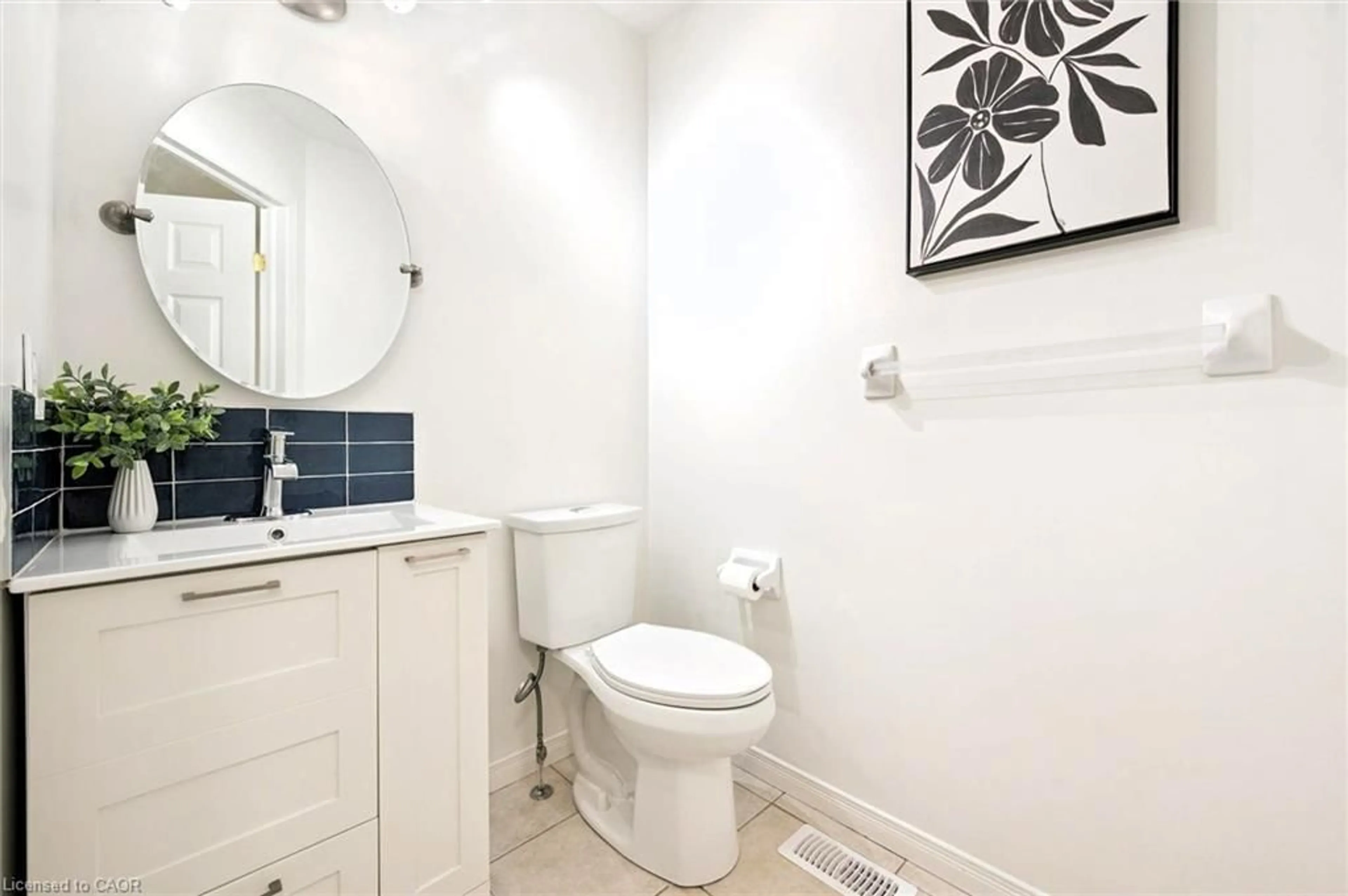 Standard bathroom, ceramic/tile floor for 43 Ralston Dr, Guelph Ontario N1E 0C3