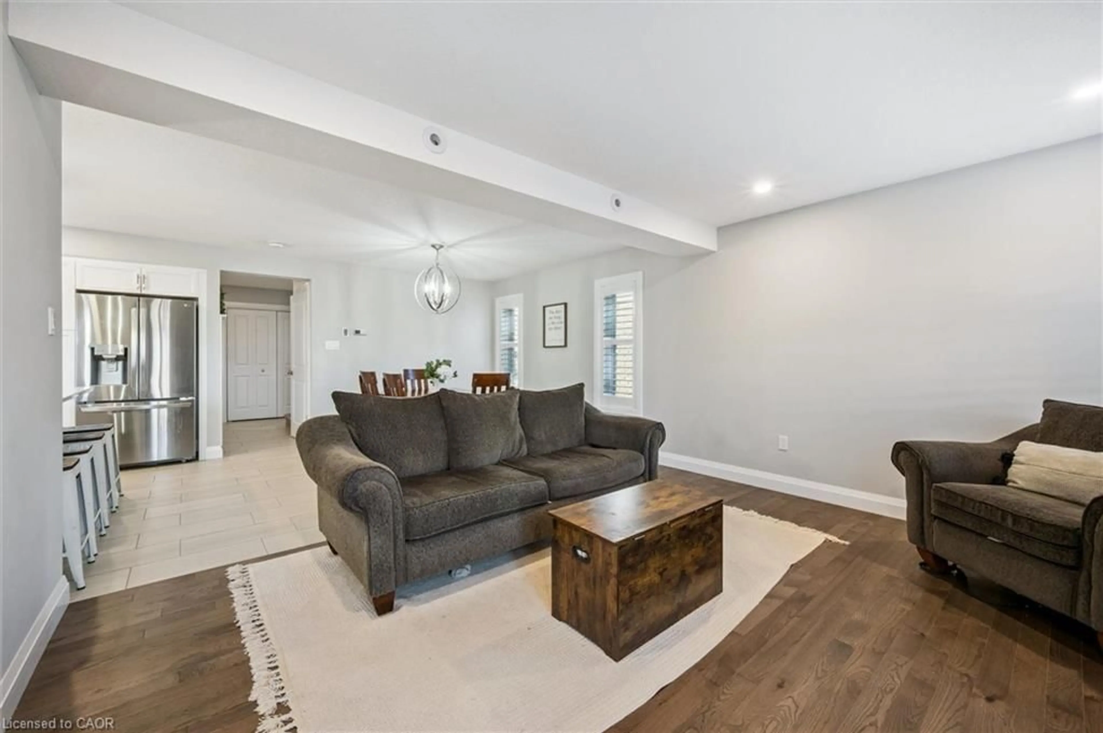 Living room with furniture, unknown for 44 Halls Dr, Elora Ontario N0B 1S0