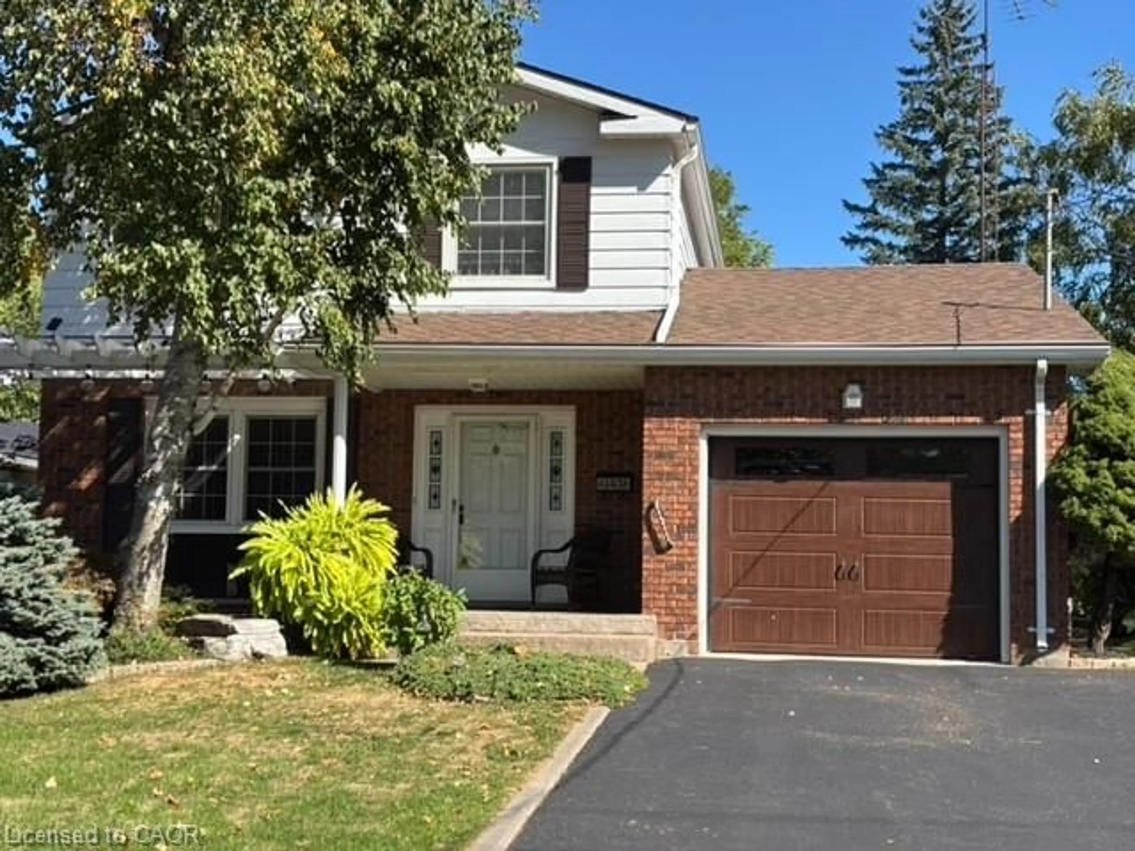 Home with brick exterior material, street for 143 St James St, Waterford Ontario N0E 1Y0