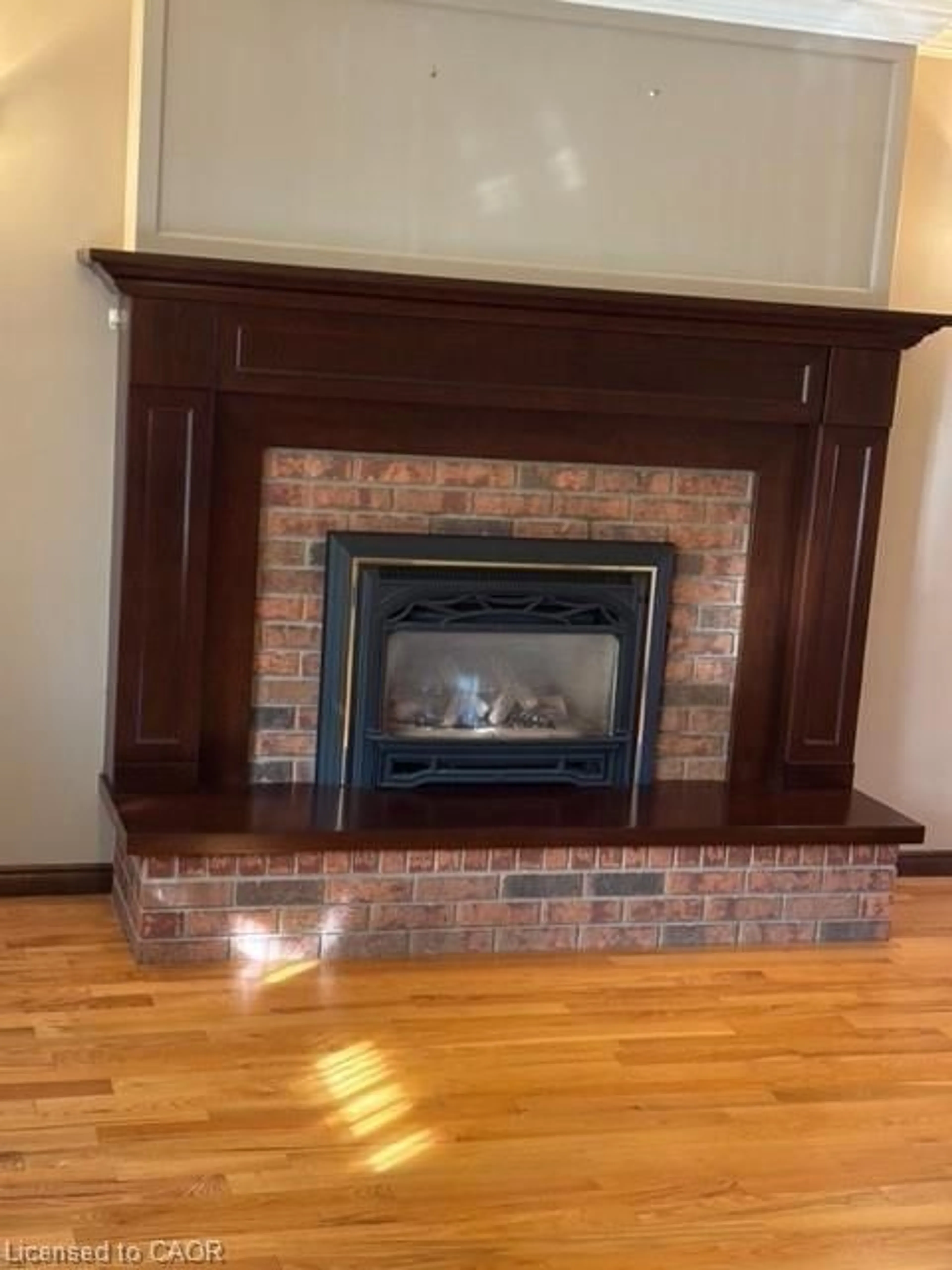 Unknown for 143 St James St, Waterford Ontario N0E 1Y0