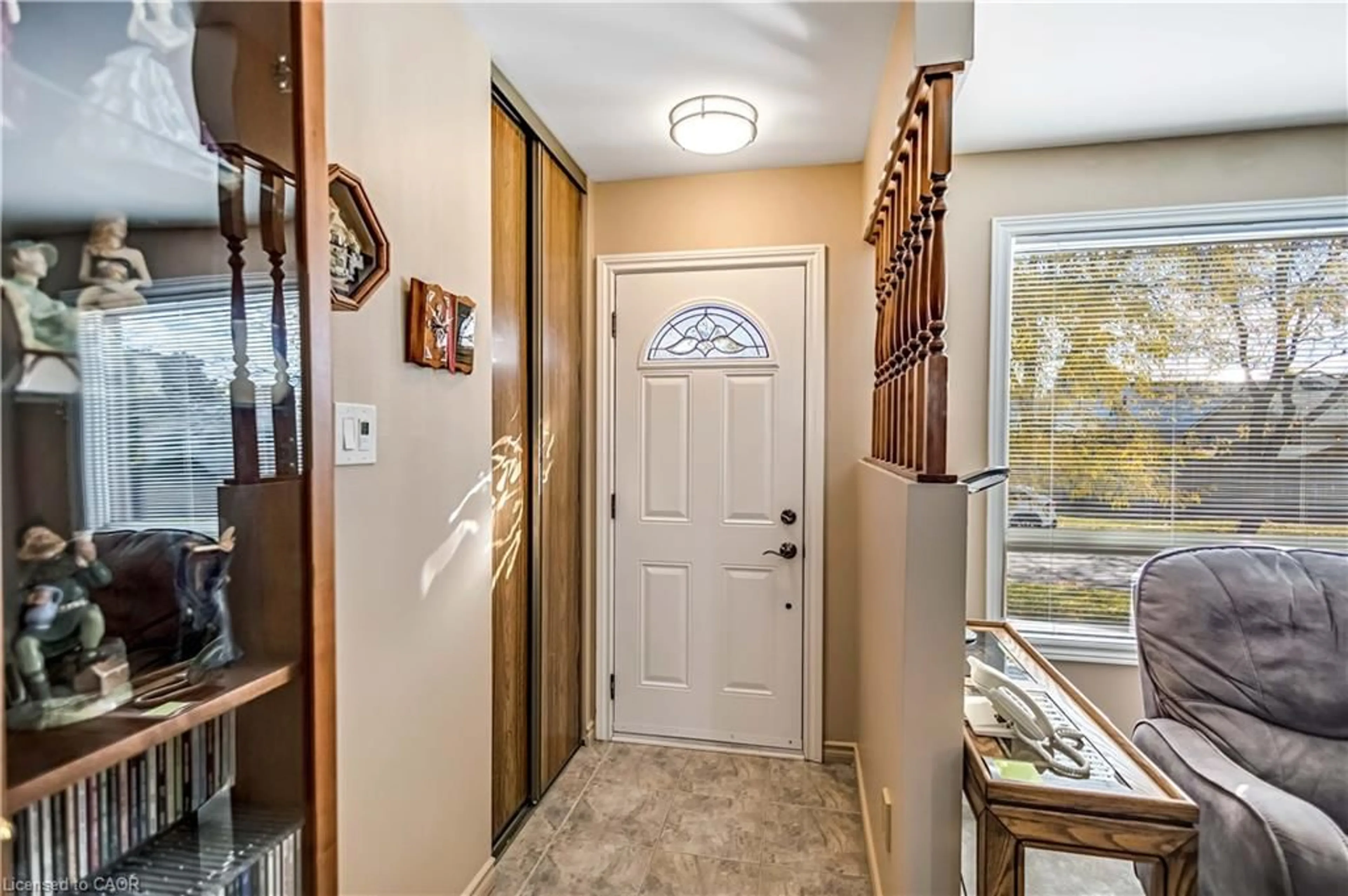 Indoor entryway for 58 Muscot Dr, Stoney Creek Ontario L8J 2B3