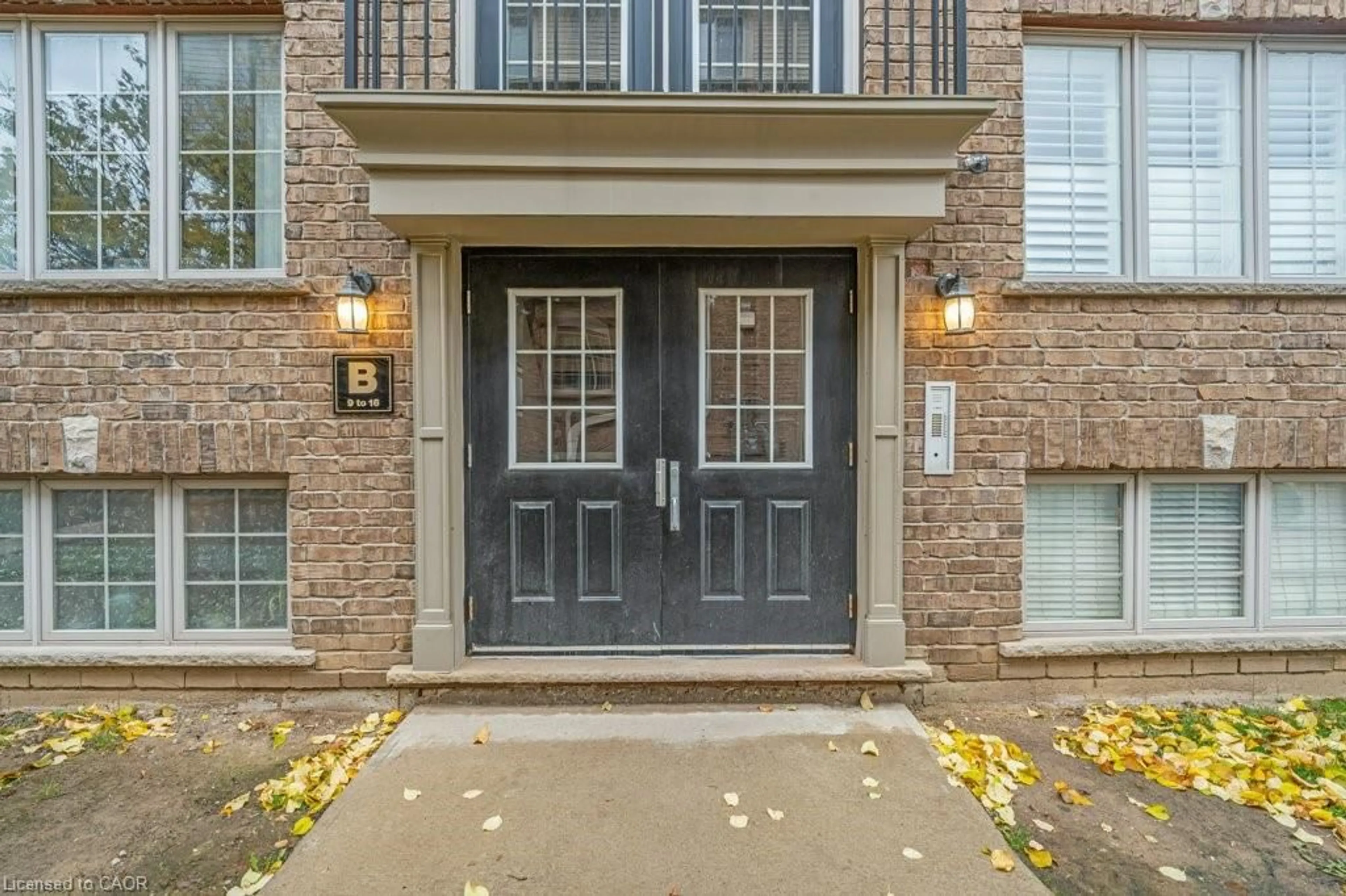 Indoor entryway for 12 Holborn Dr #B14, Kitchener Ontario N2A 0A4