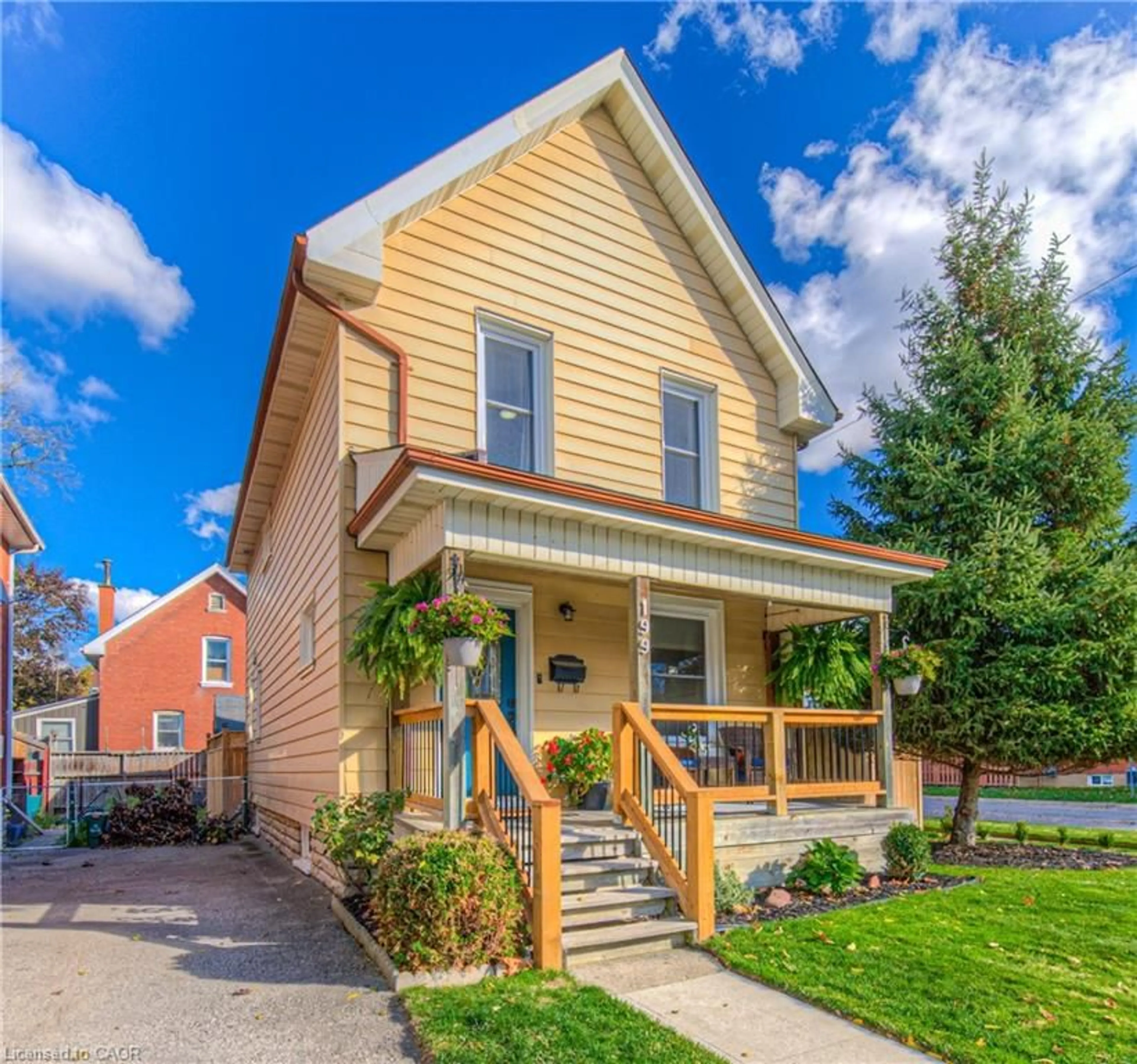 Home with brick exterior material, street for 199 Rawdon St, Brantford Ontario N3S 6E9