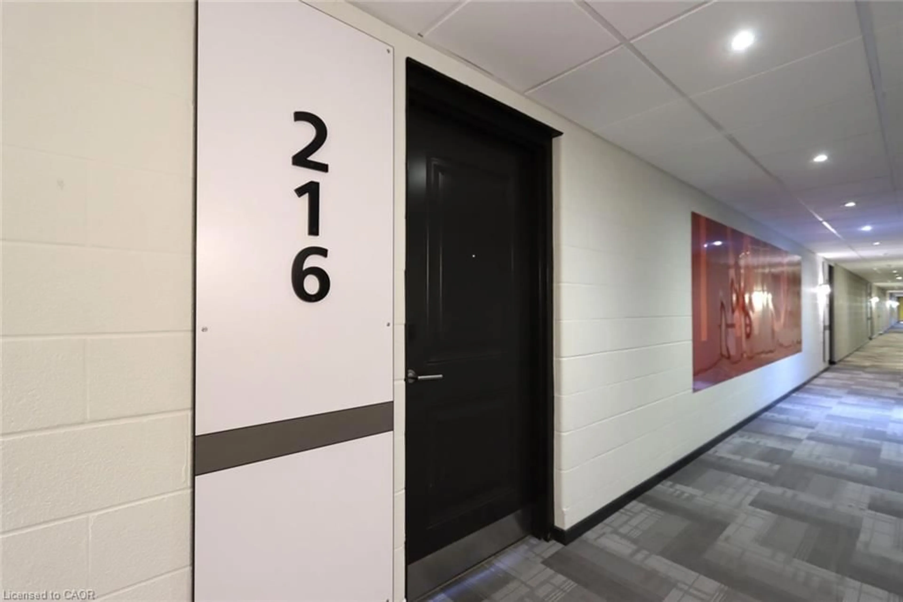 Indoor foyer for 1291 Gordon St #216, Guelph Ontario N1L 0M5