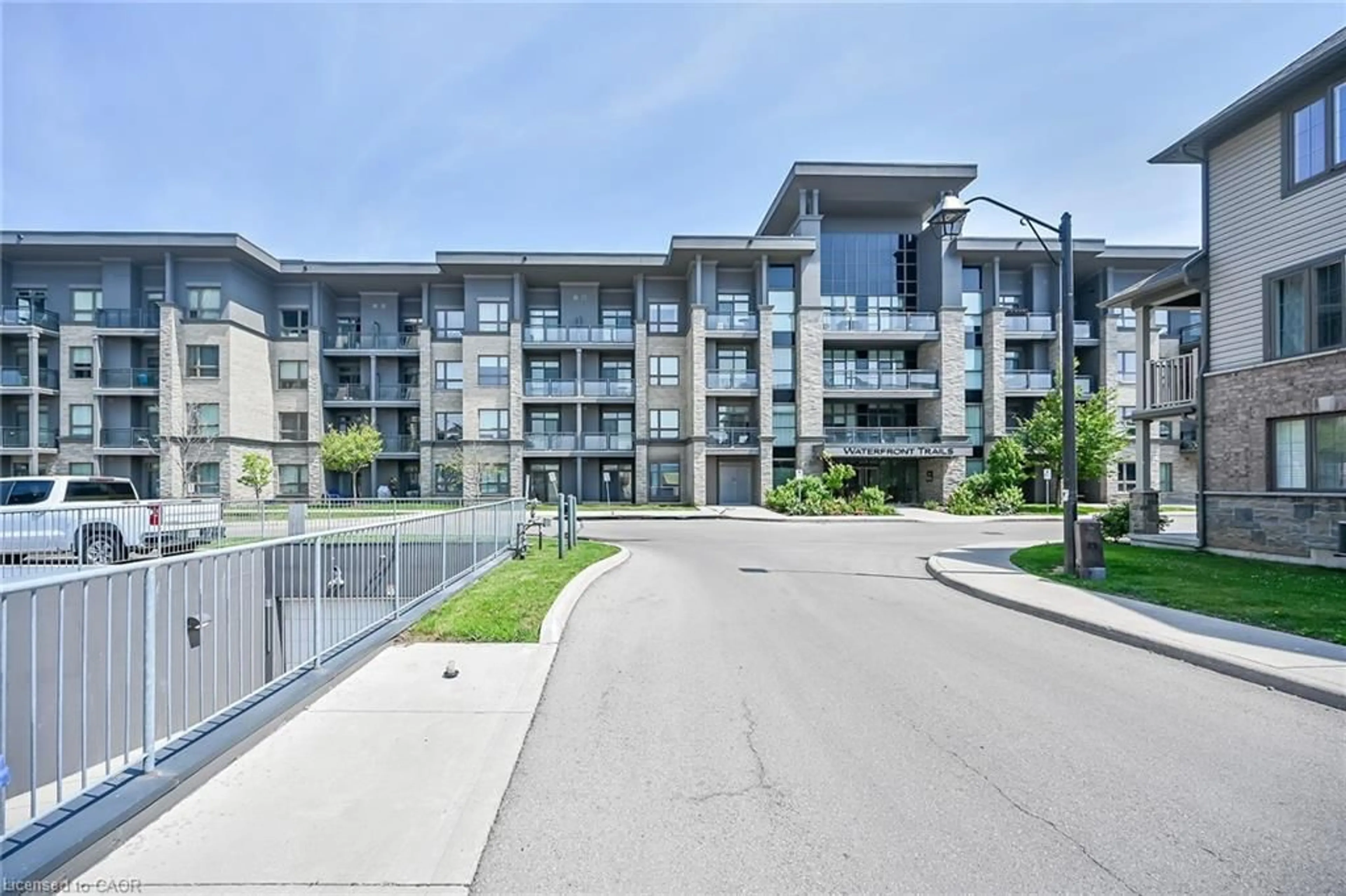 Patio, unknown for 35 Southshore Cres #311, Hamilton Ontario L8W 3W6