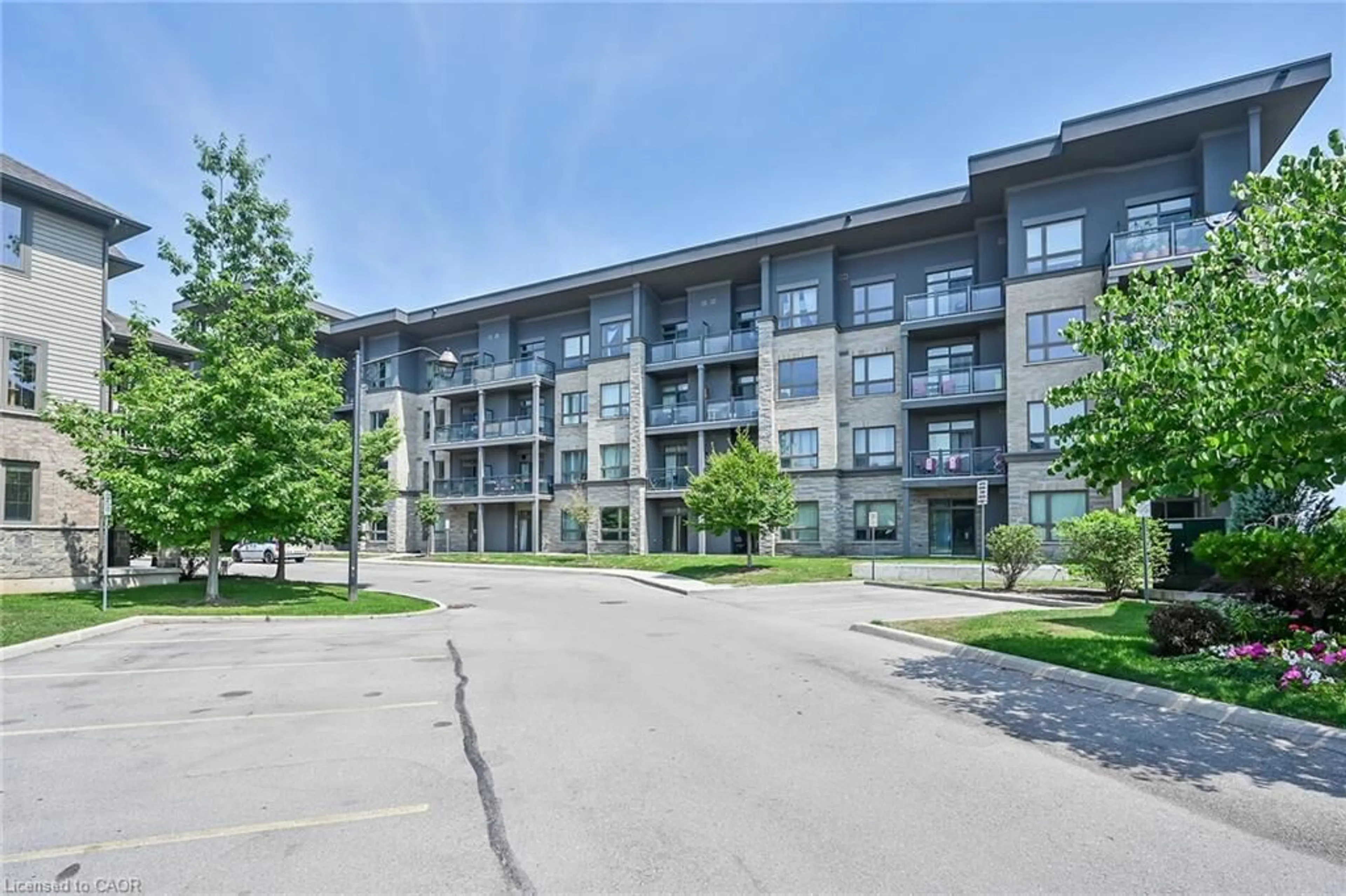 Patio, unknown for 35 Southshore Cres #311, Hamilton Ontario L8W 3W6