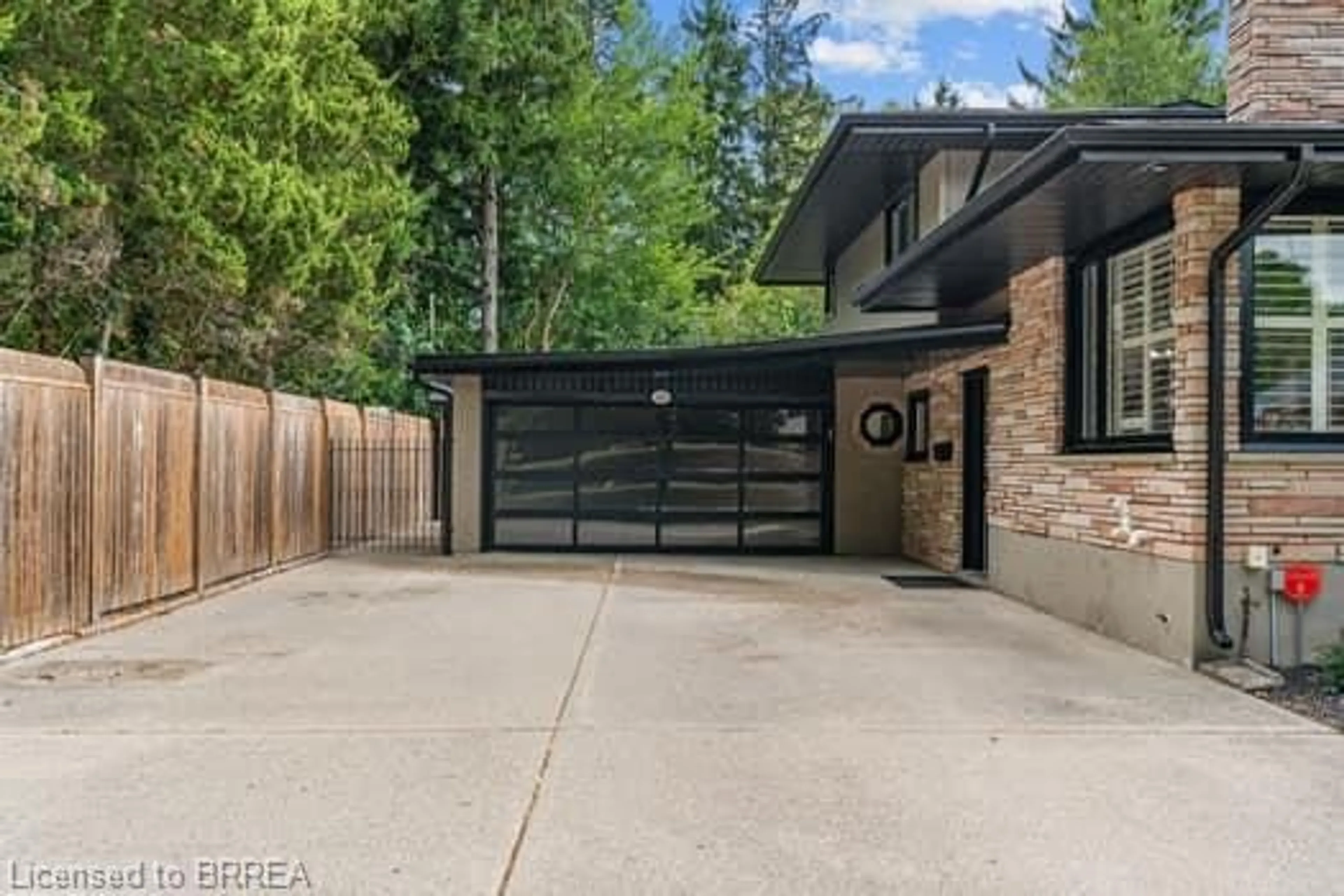 Unknown for 10 Stymie Blvd, Brantford Ontario N3T 5K3