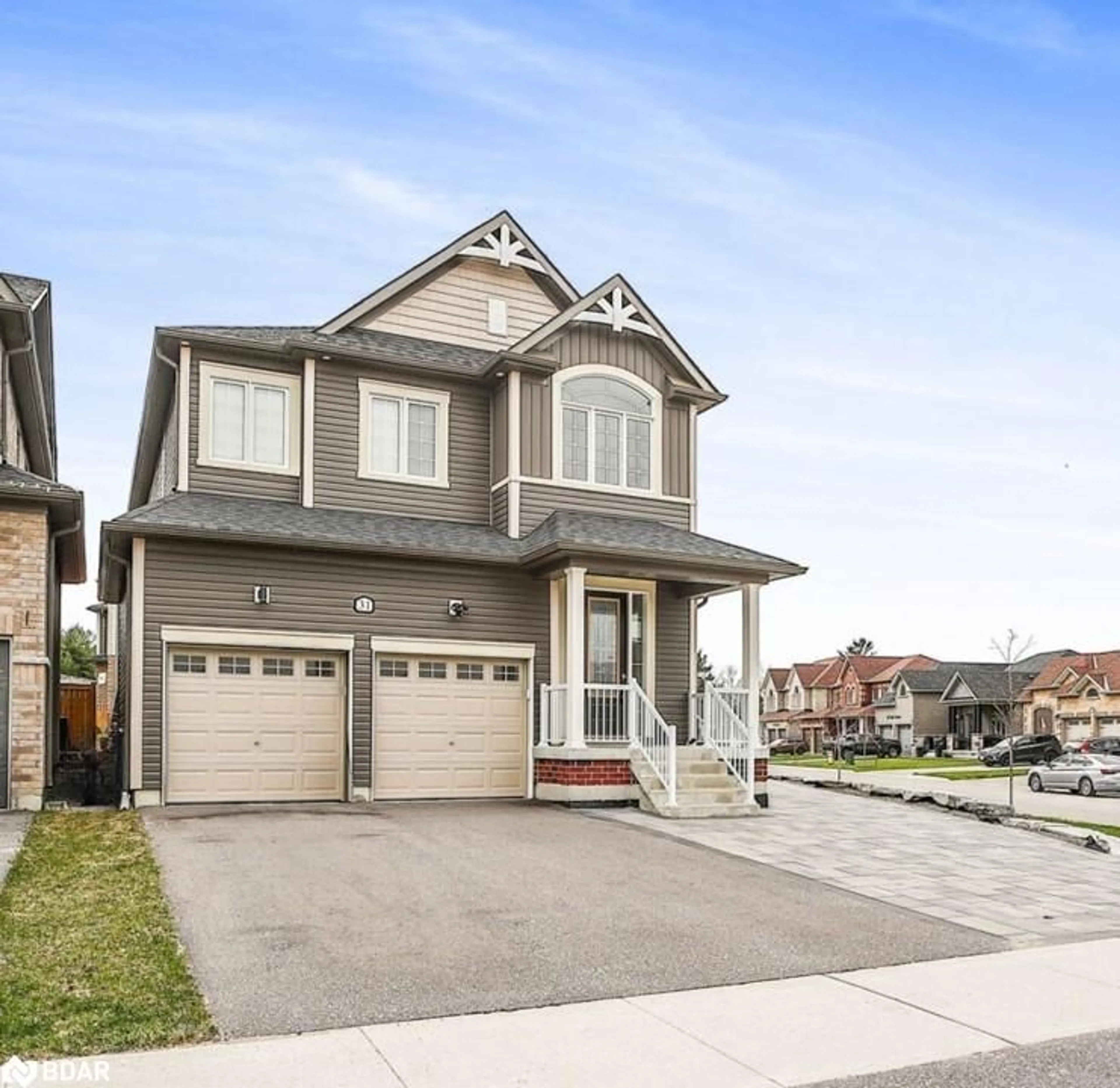 Home with vinyl exterior material, street for 31 Wood Cres, Angus Ontario L3W 0M5