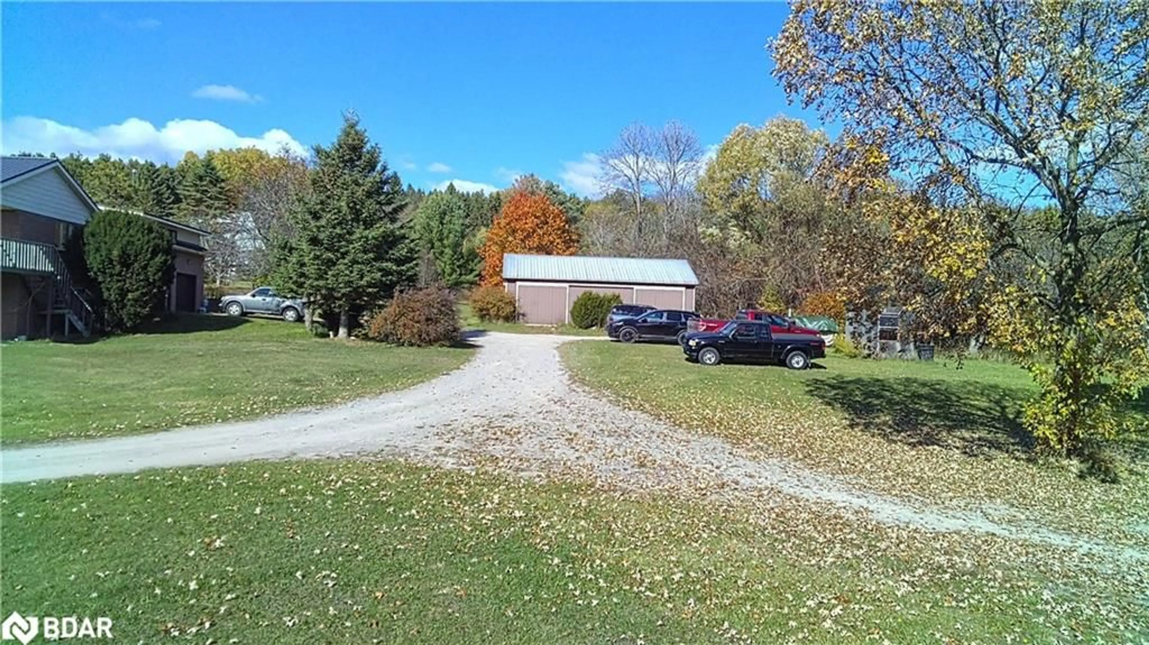 A pic from outside/outdoor area/front of a property/back of a property/a pic from drone, unknown for 1973 10th Side Road, New Tecumseth Ontario L3Z 2A4
