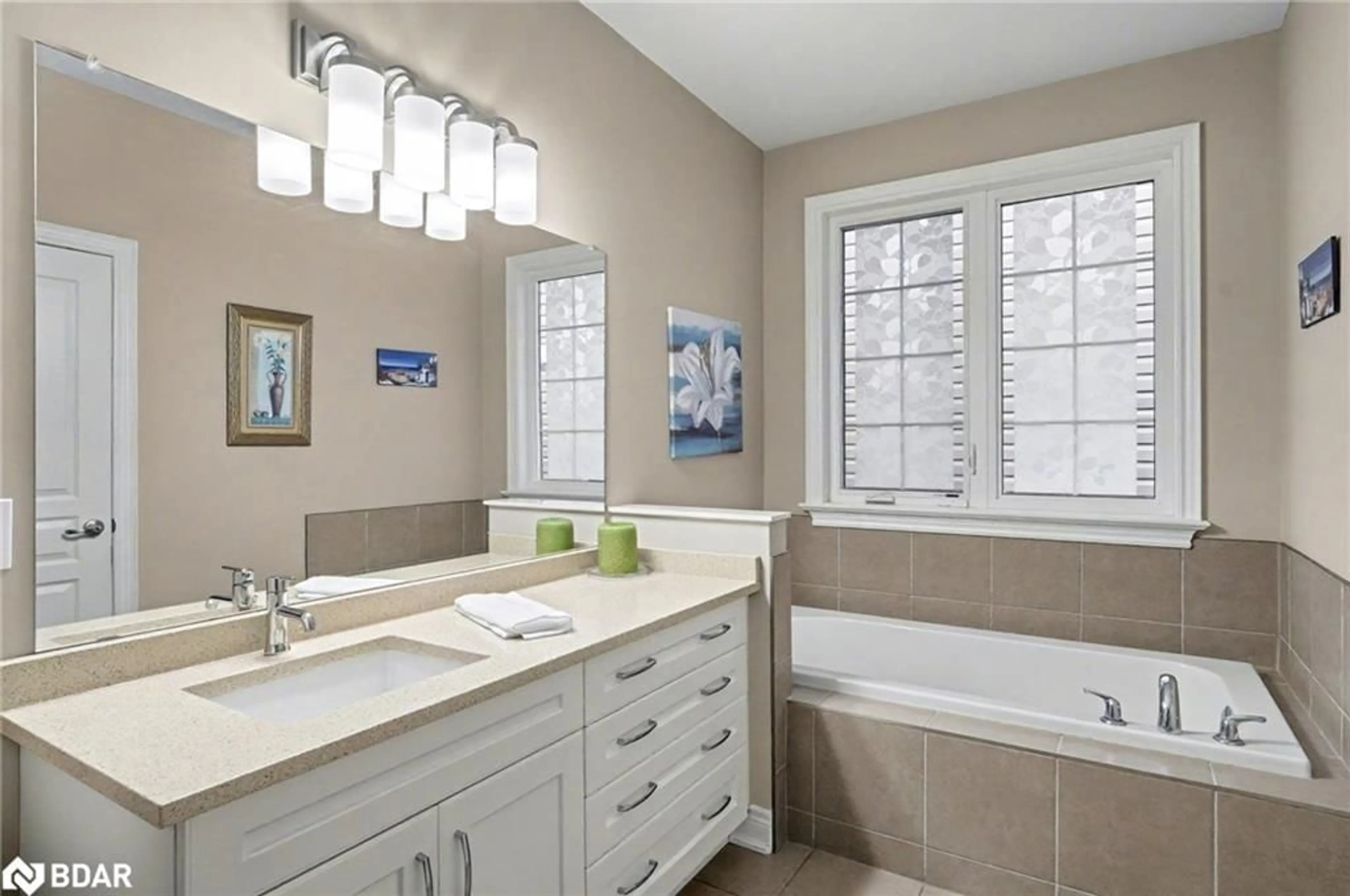 Contemporary bathroom, ceramic/tile floor for 58 Forestview Crt, Smithville Ontario L0R 2A0