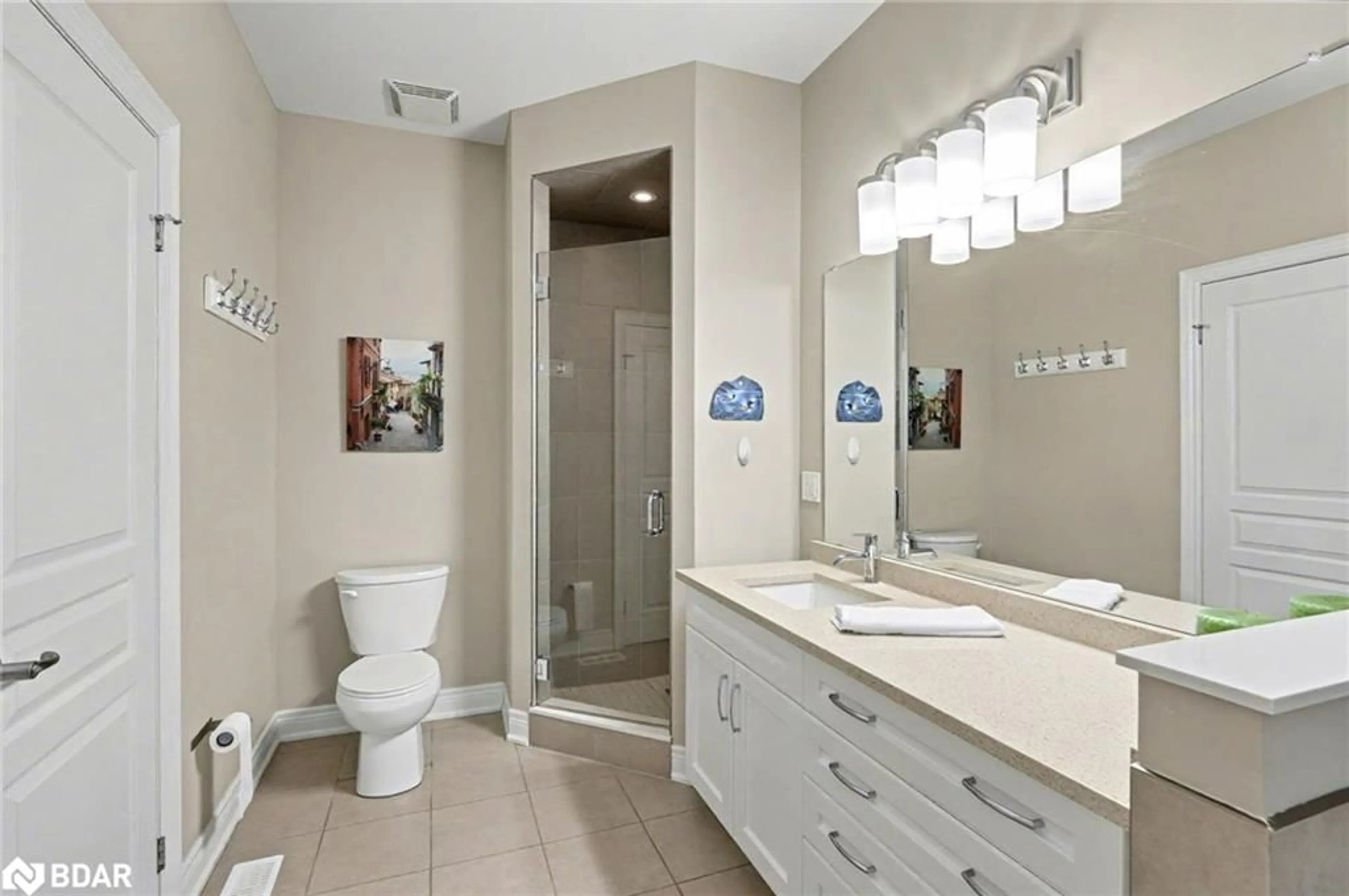 Contemporary bathroom, ceramic/tile floor for 58 Forestview Crt, Smithville Ontario L0R 2A0