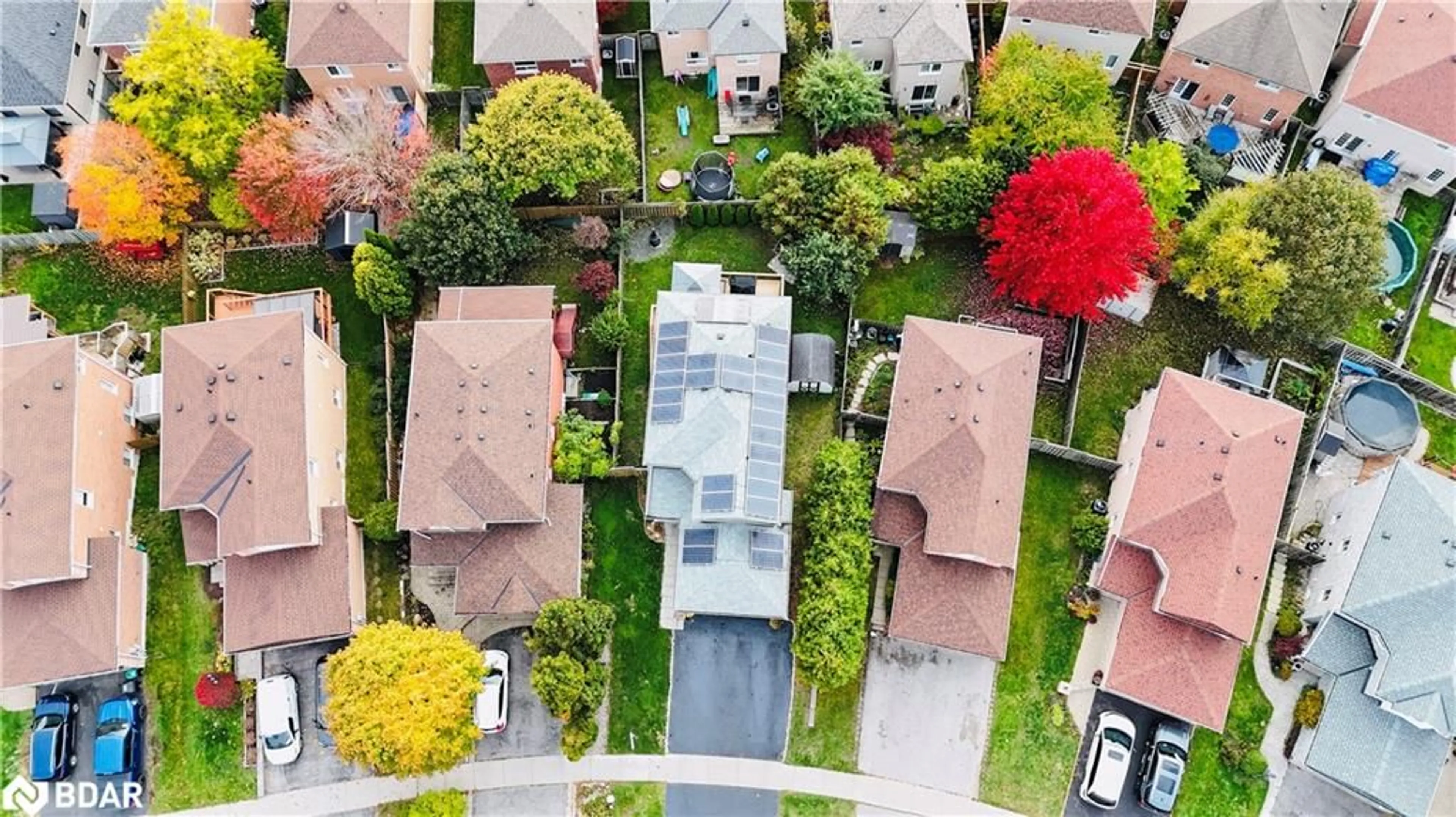 A pic from outside/outdoor area/front of a property/back of a property/a pic from drone, street for 155 Cunningham Dr, Barrie Ontario L4N 5R3