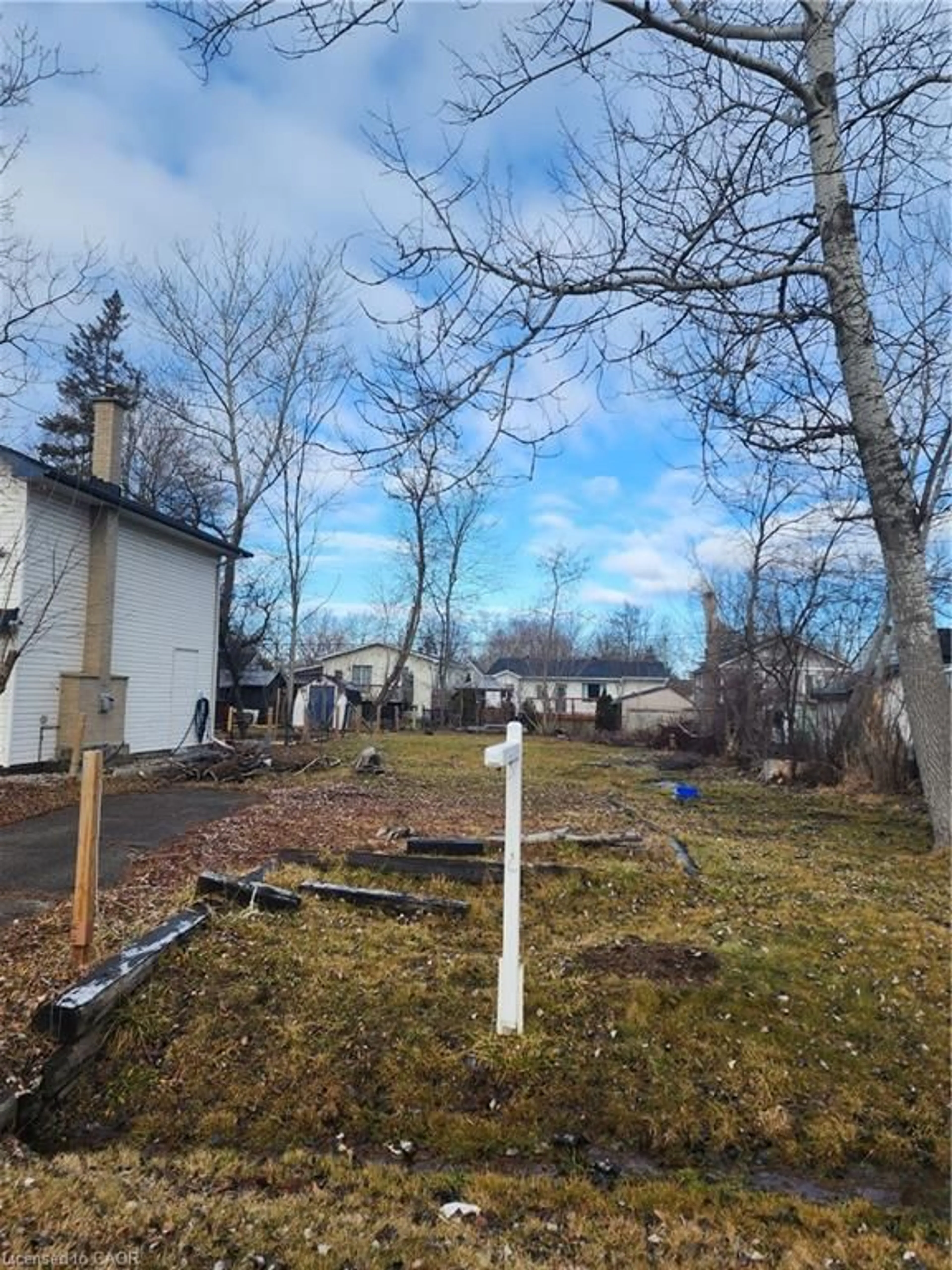 Unknown for 310 Terrace Dr, Keswick Ontario L4P 2Y8