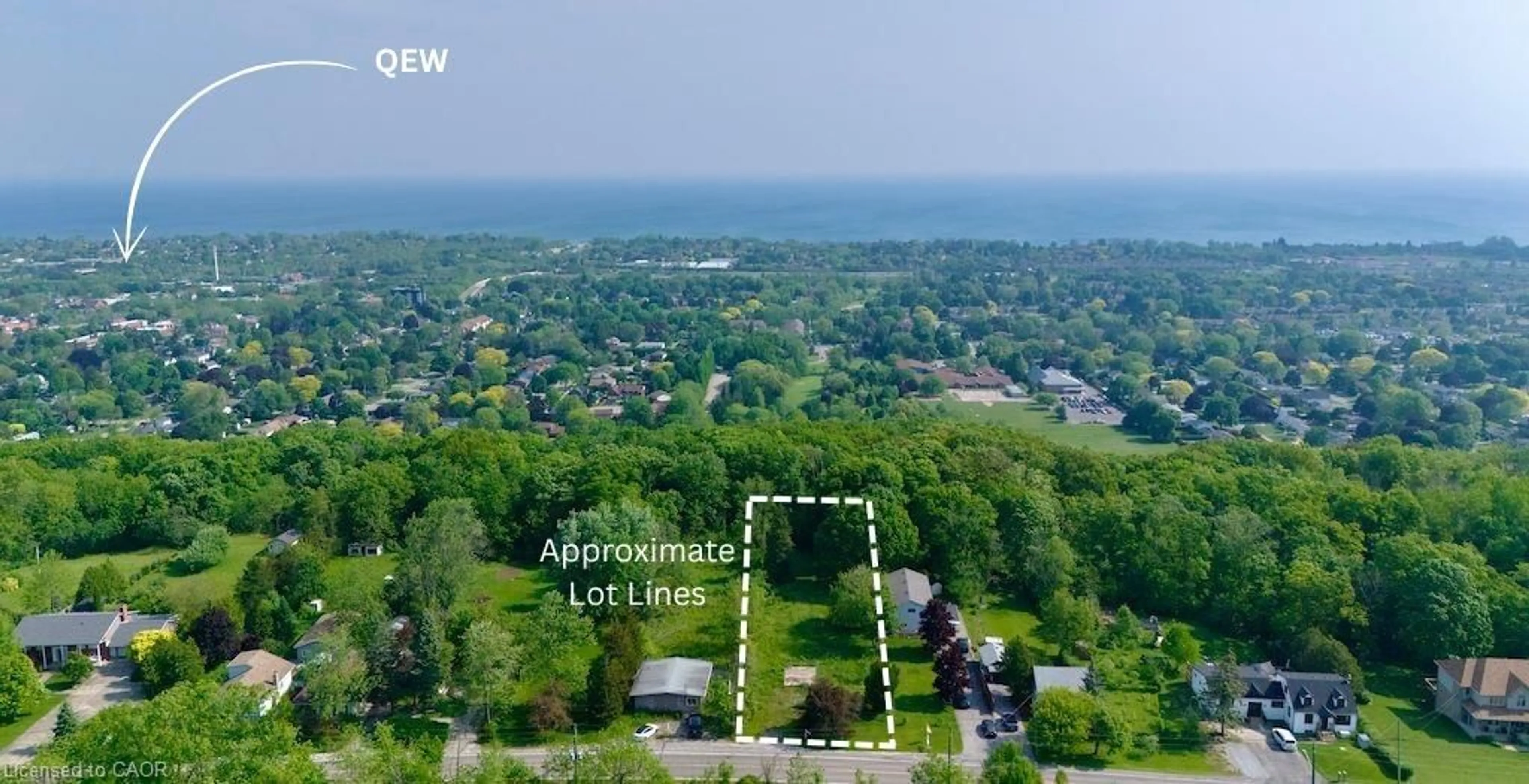 A pic from outside/outdoor area/front of a property/back of a property/a pic from drone, water/lake/river/ocean view for 59 Ridge Rd, Grimsby Ontario L3M 4E7