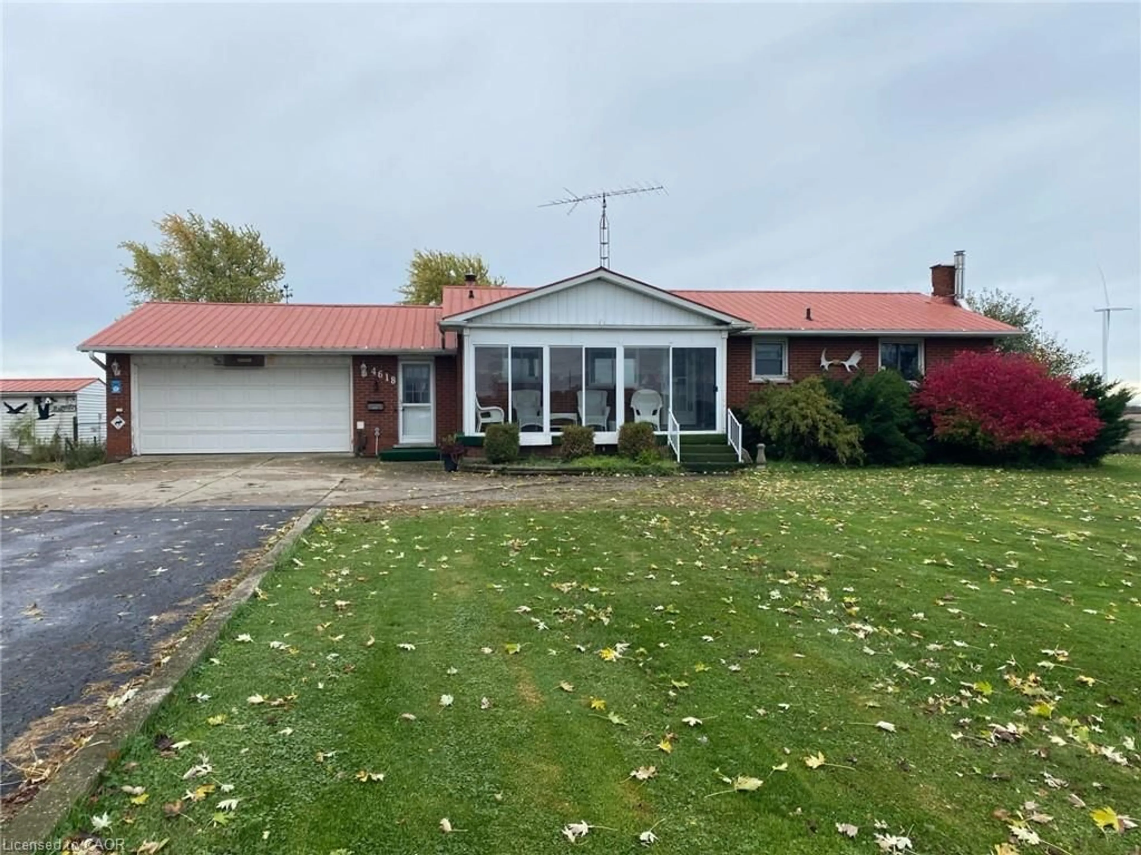 A pic from outside/outdoor area/front of a property/back of a property/a pic from drone, street for 4618 Highway 3, Cayuga Ontario N0A 1E0