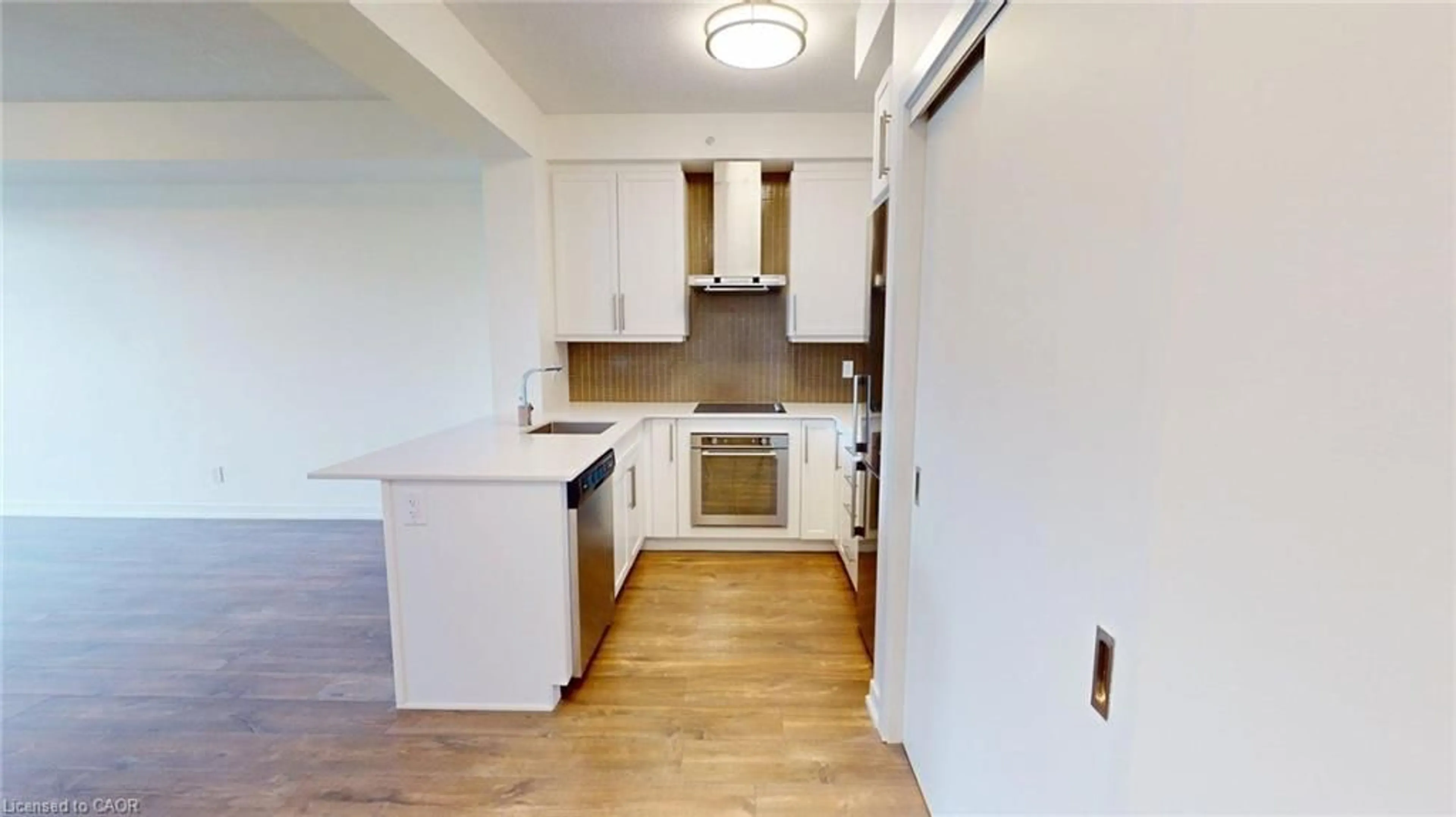 Unknown for 2081 Fairview St, Burlington Ontario L7R 0E4