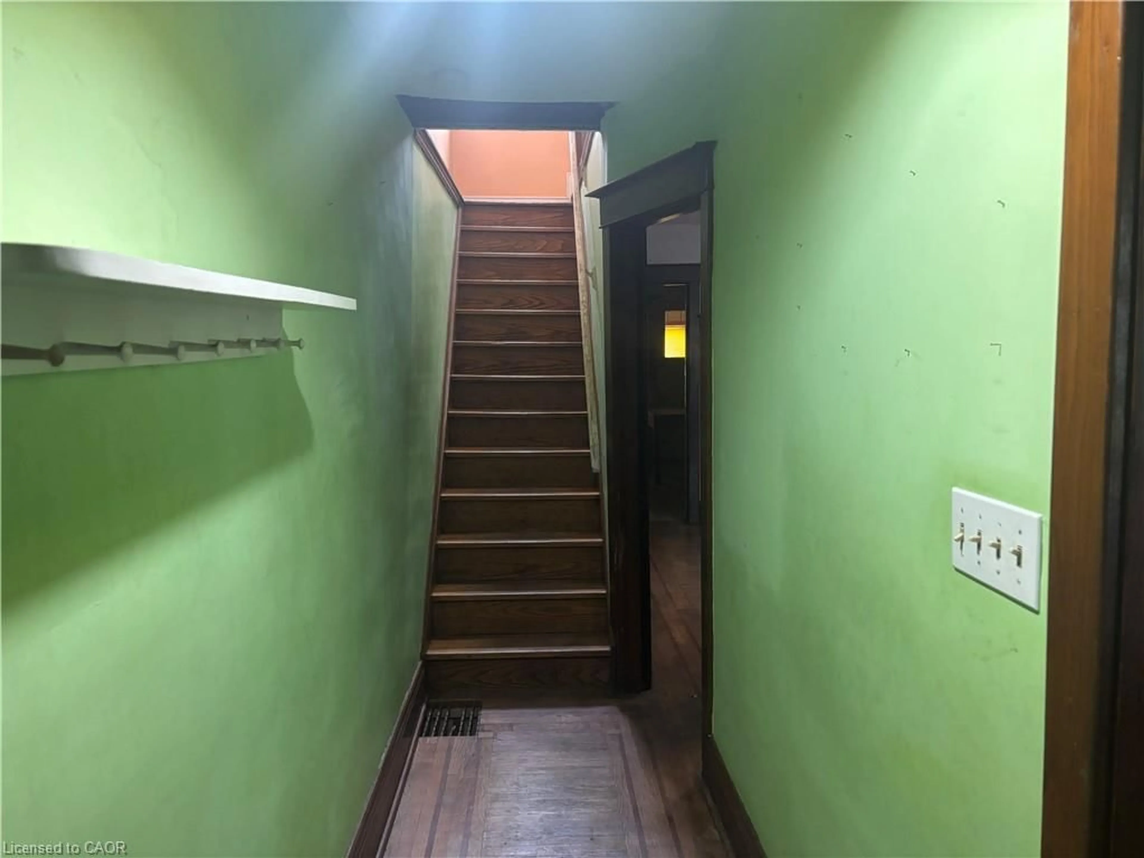 Stairs for 63 Argyle Ave, Hamilton Ontario L8H 2S8