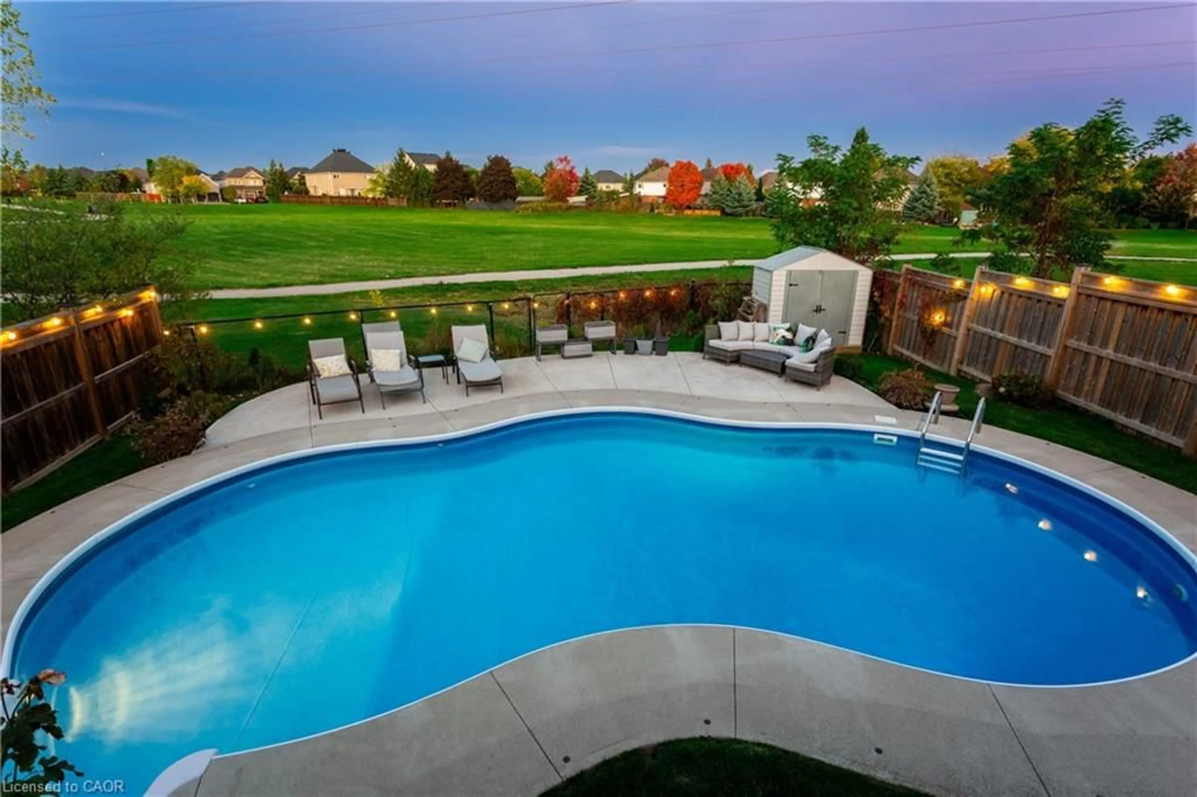 Pool for 2913 Darien Rd, Burlington Ontario L7M 4K2
