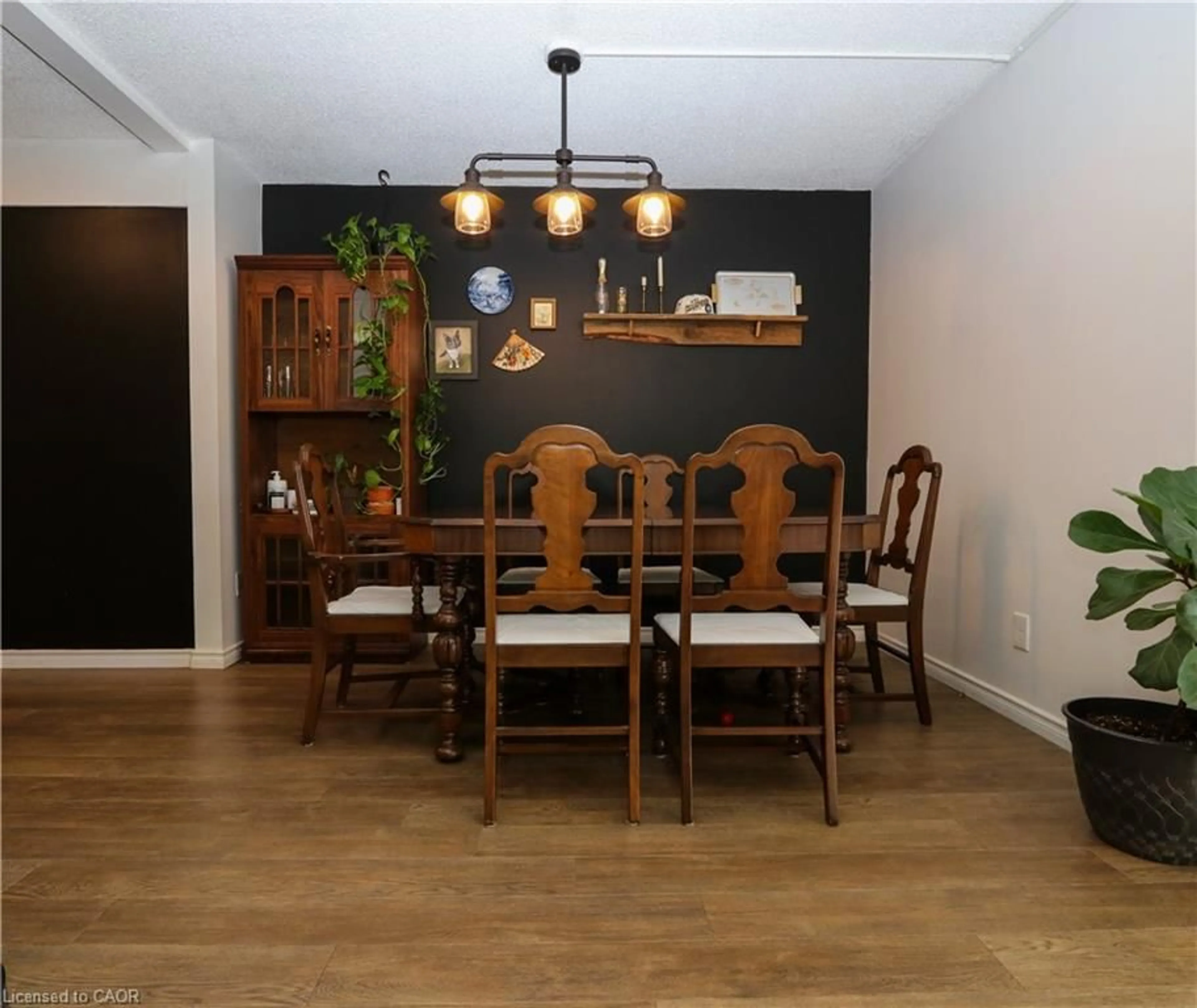 Dining room, wood/laminate floor for 423 Keats Way #1, Waterloo Ontario N2L 5S7