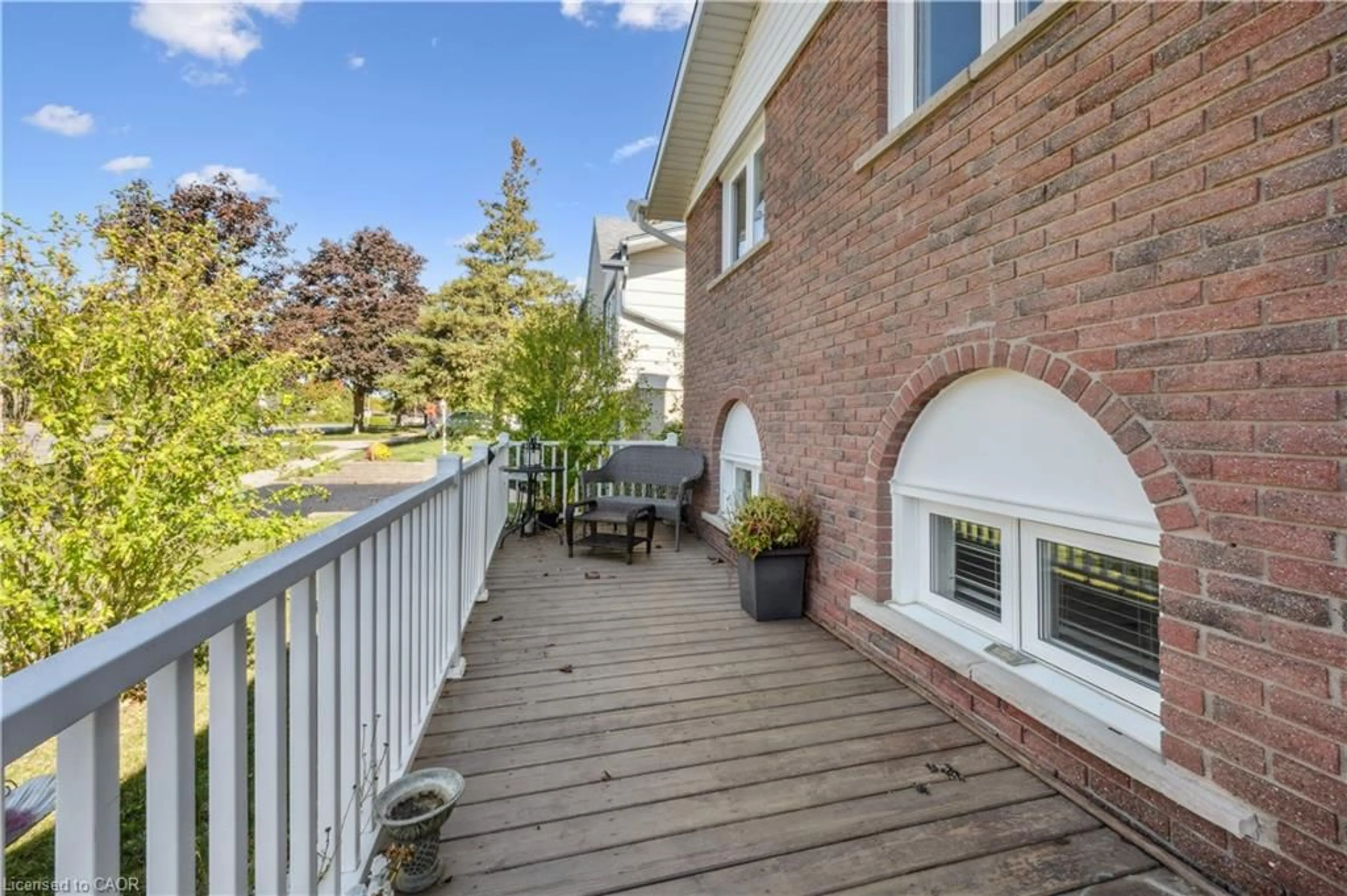 Patio, unknown for 573 Pioneer Dr, Kitchener Ontario N2P 1P4