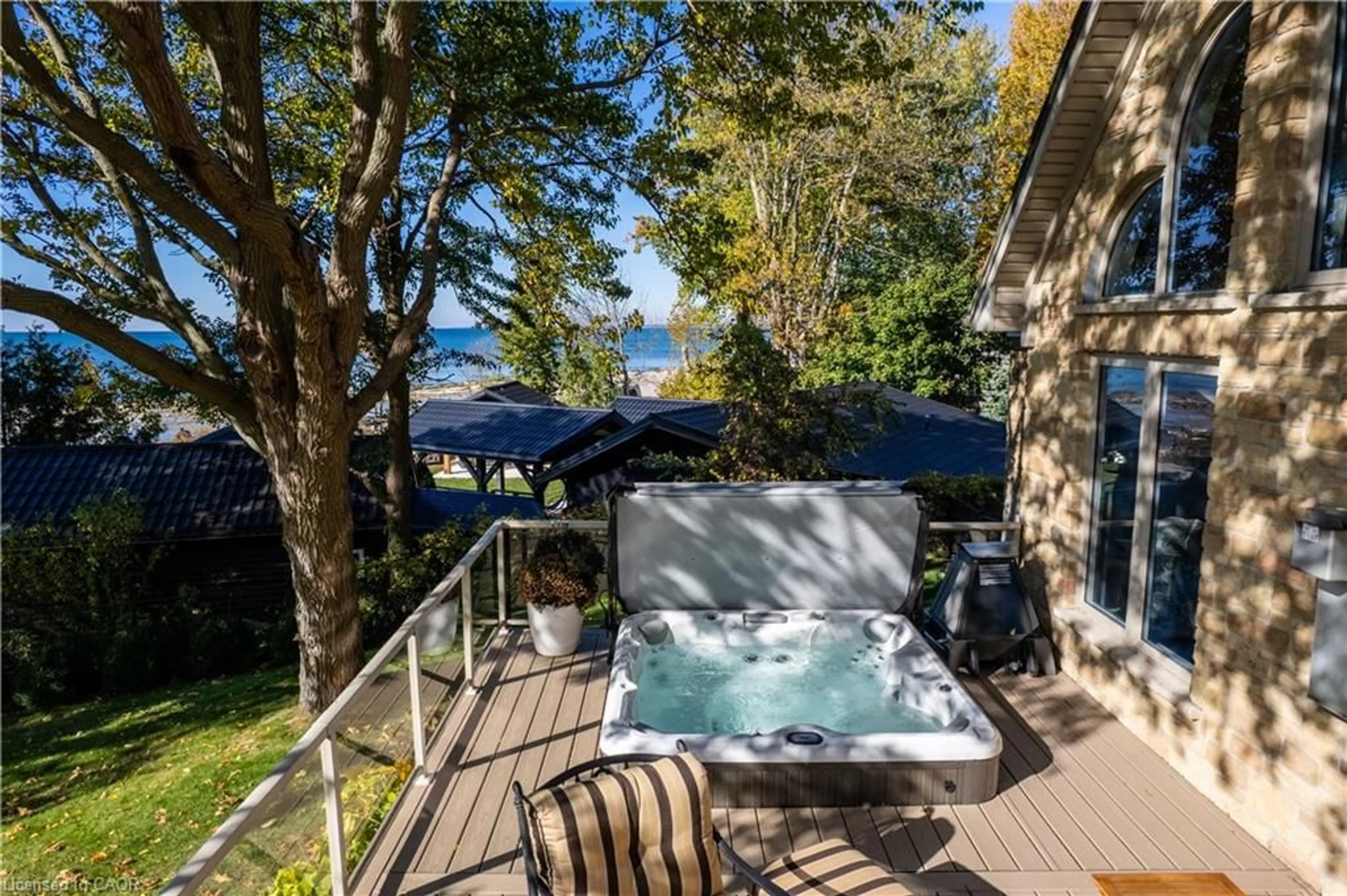 Patio, water/lake/river/ocean view for 739 Sandy Bay Rd, Dunnville Ontario N1A 2W6