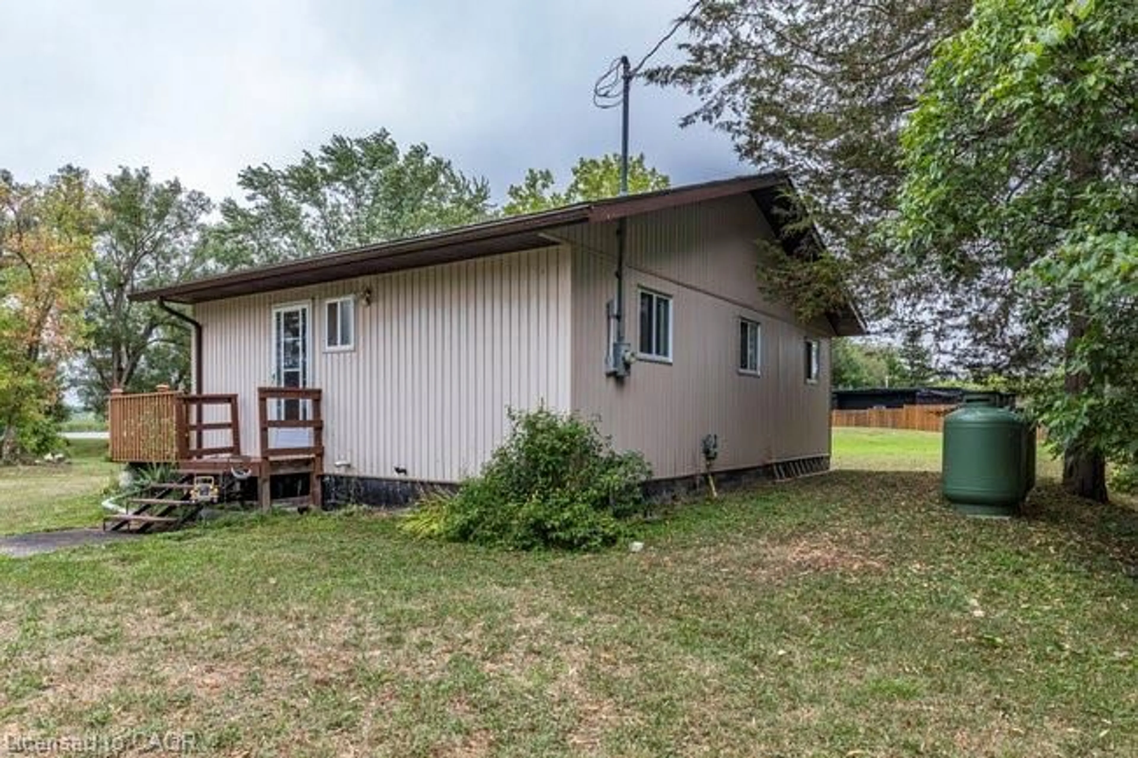 Shed for 8380 Highway 3 St, Dunnville Ontario N1A 2W4