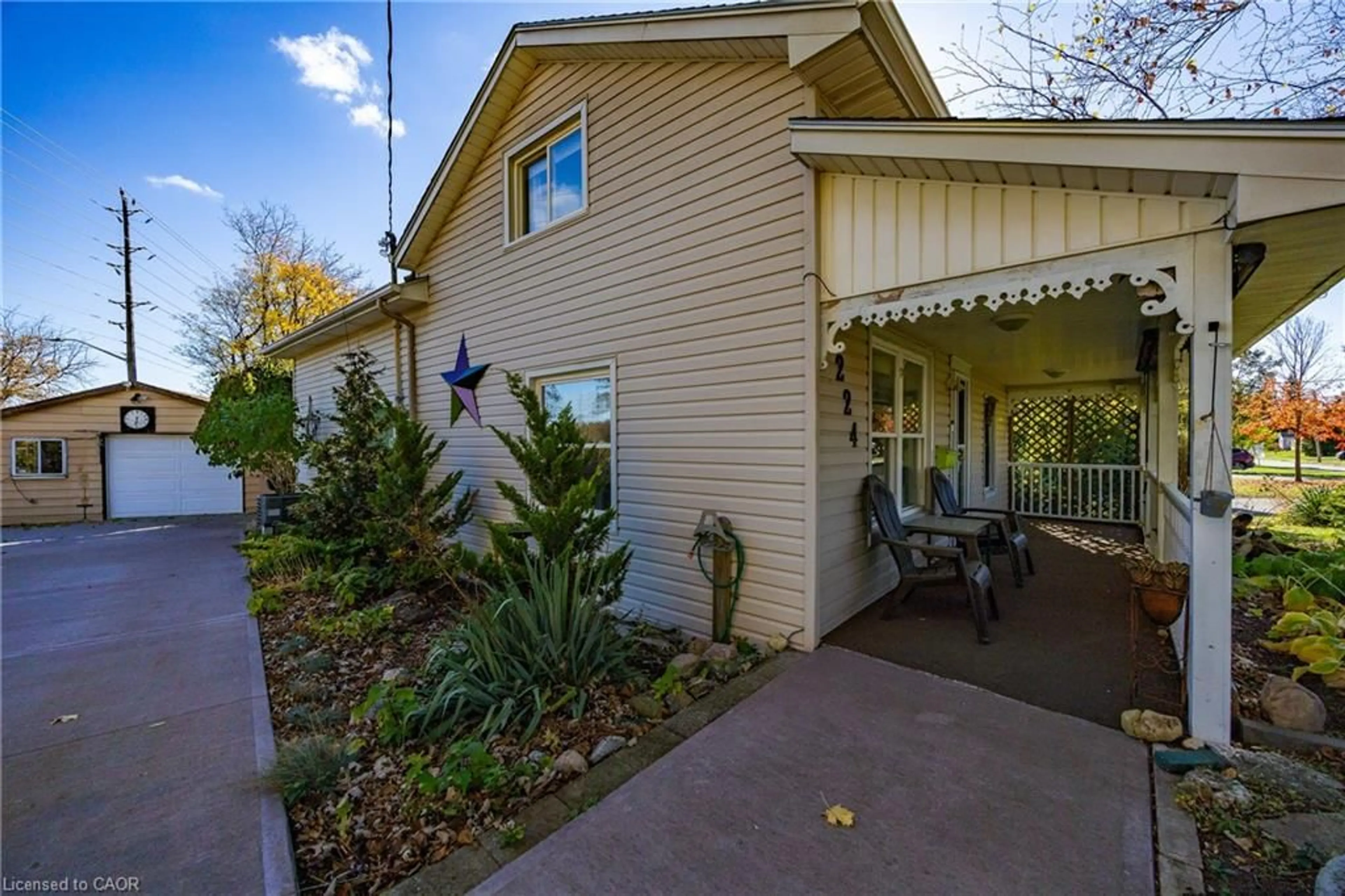 Patio, street for 224 King Hiram St, Ingersoll Ontario N5C 1L8