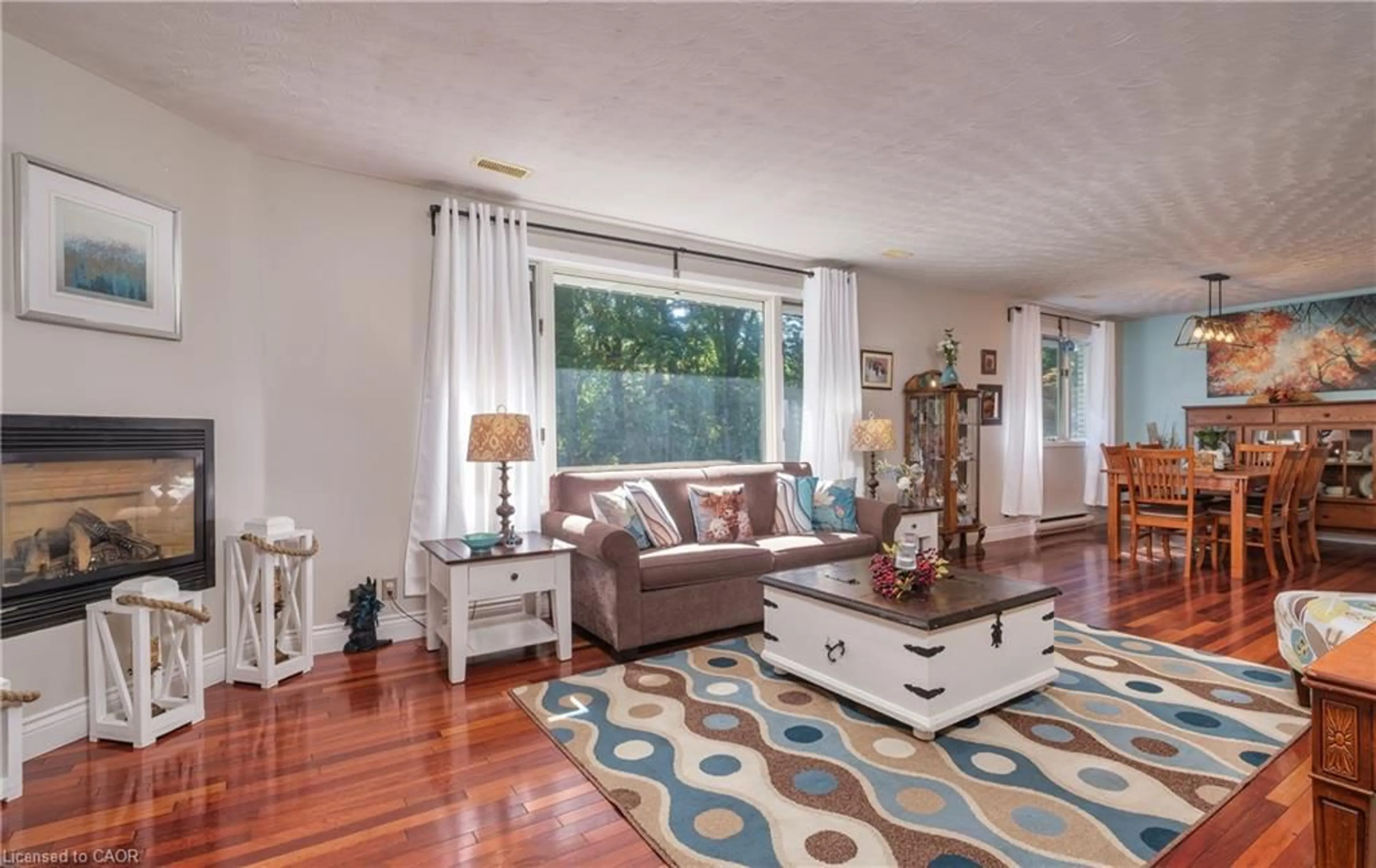 Living room with furniture, unknown for 18 Lynndale Rd, Simcoe Ontario N3Y 1Z8