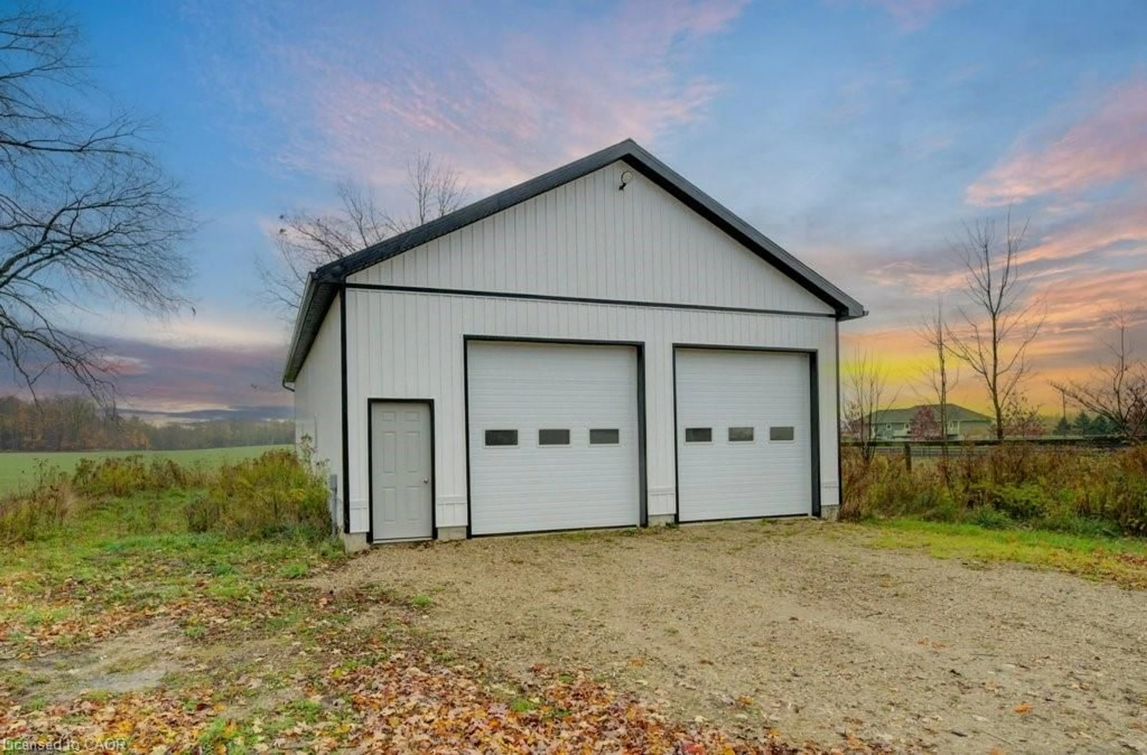 Indoor garage for 87268 Brussels Line, Bluevale Ontario N0G 1G0