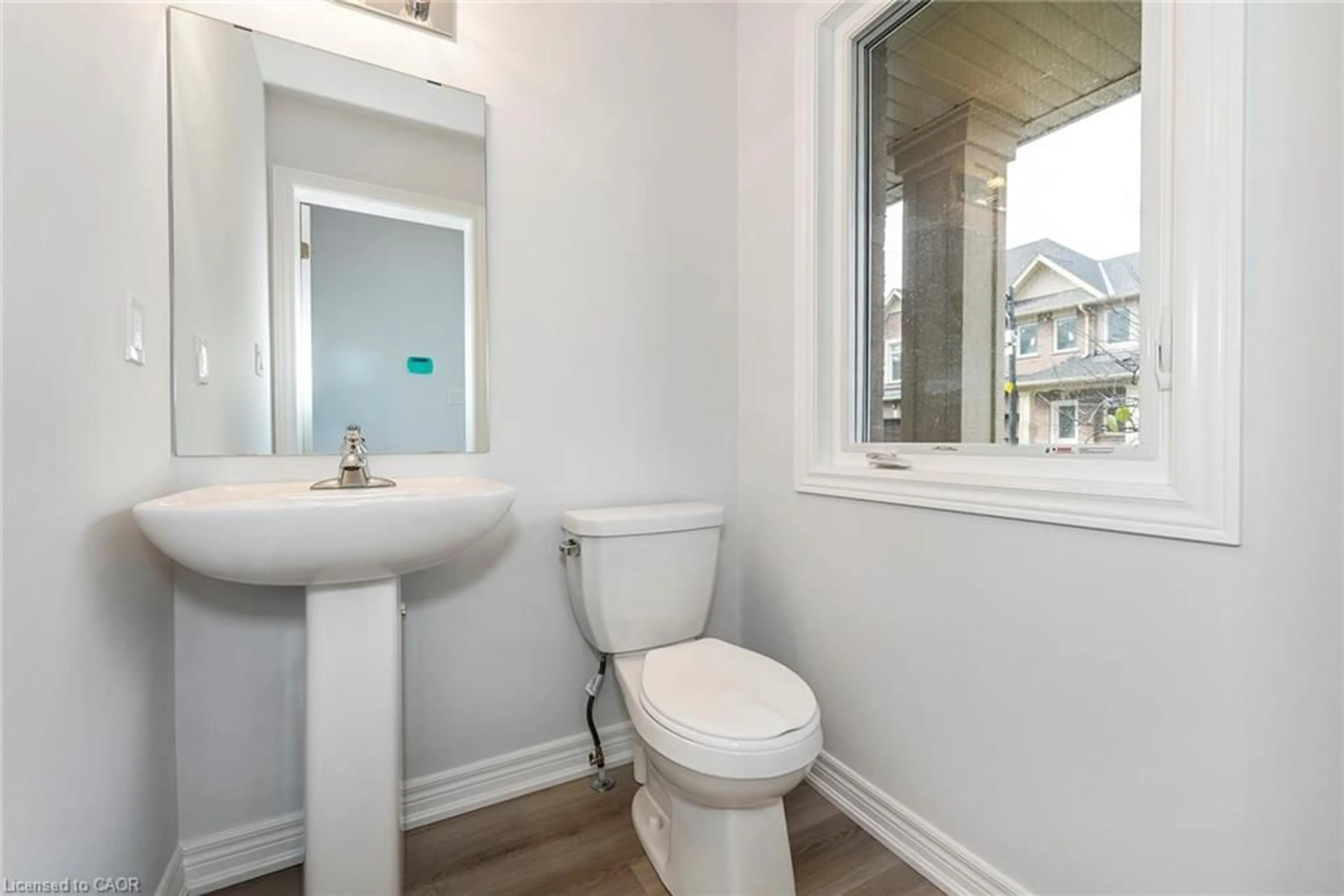Standard bathroom, unknown for 205 Thames Way #28, Hamilton Ontario L0R 1W0