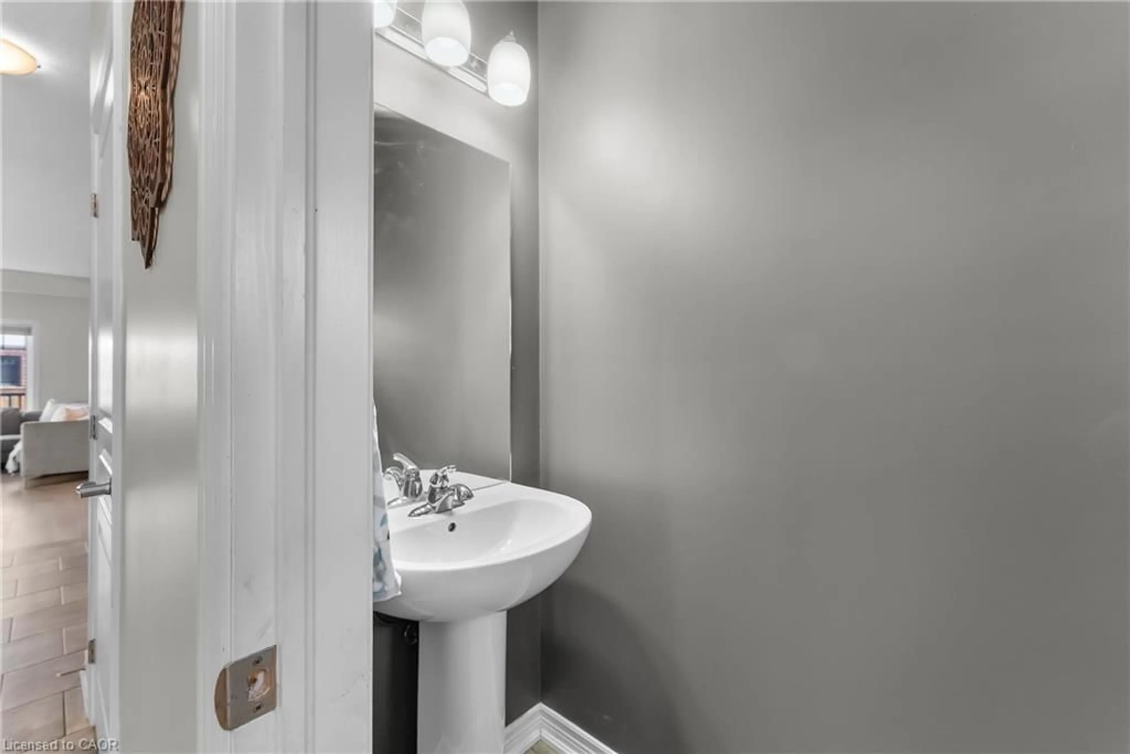 Standard bathroom, unknown for 79 Severino Cir #50, West Lincoln Ontario L0R 2A0