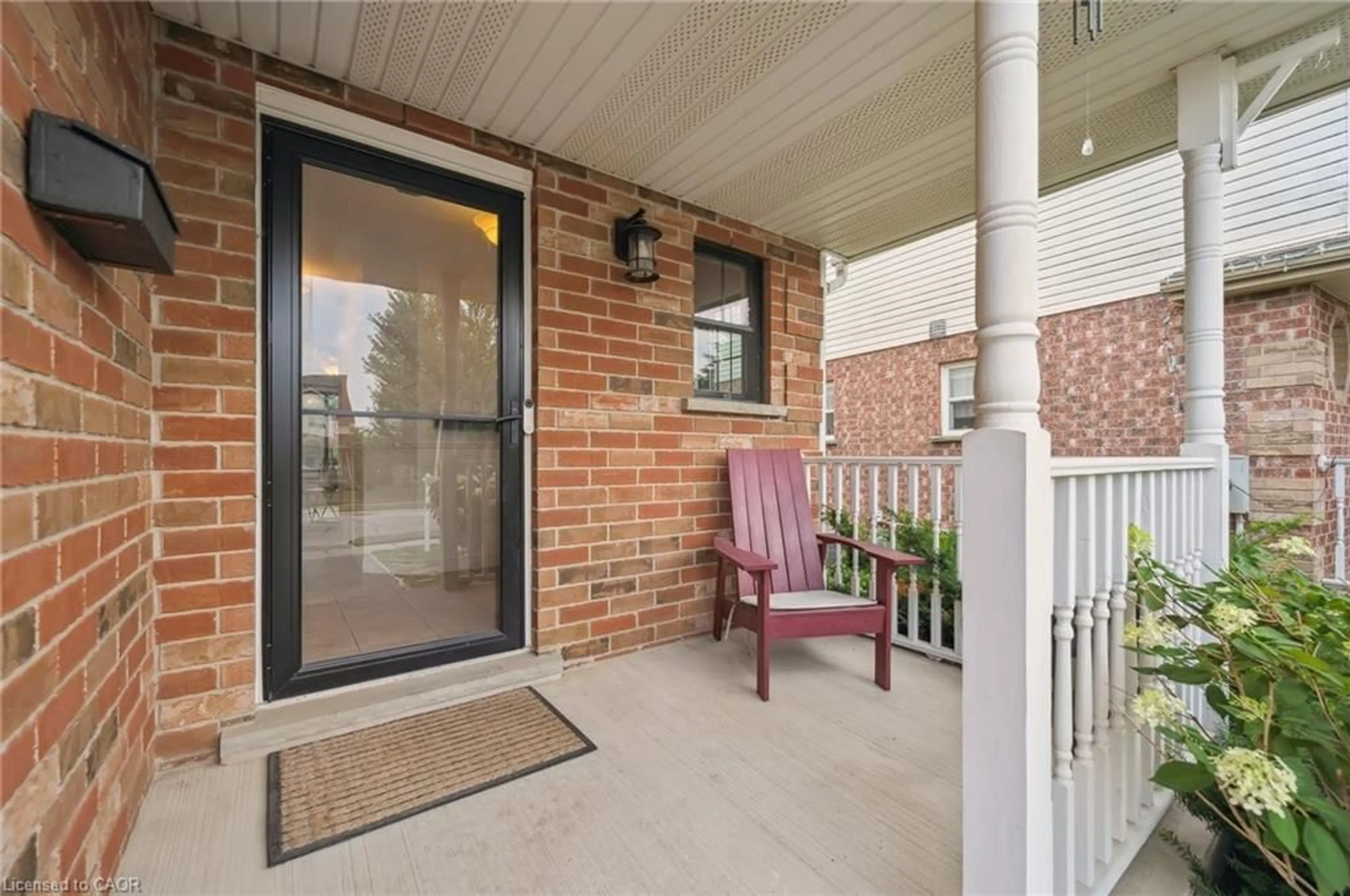 Patio, street for 313 Millburn Blvd, Fergus Ontario N1M 3S3