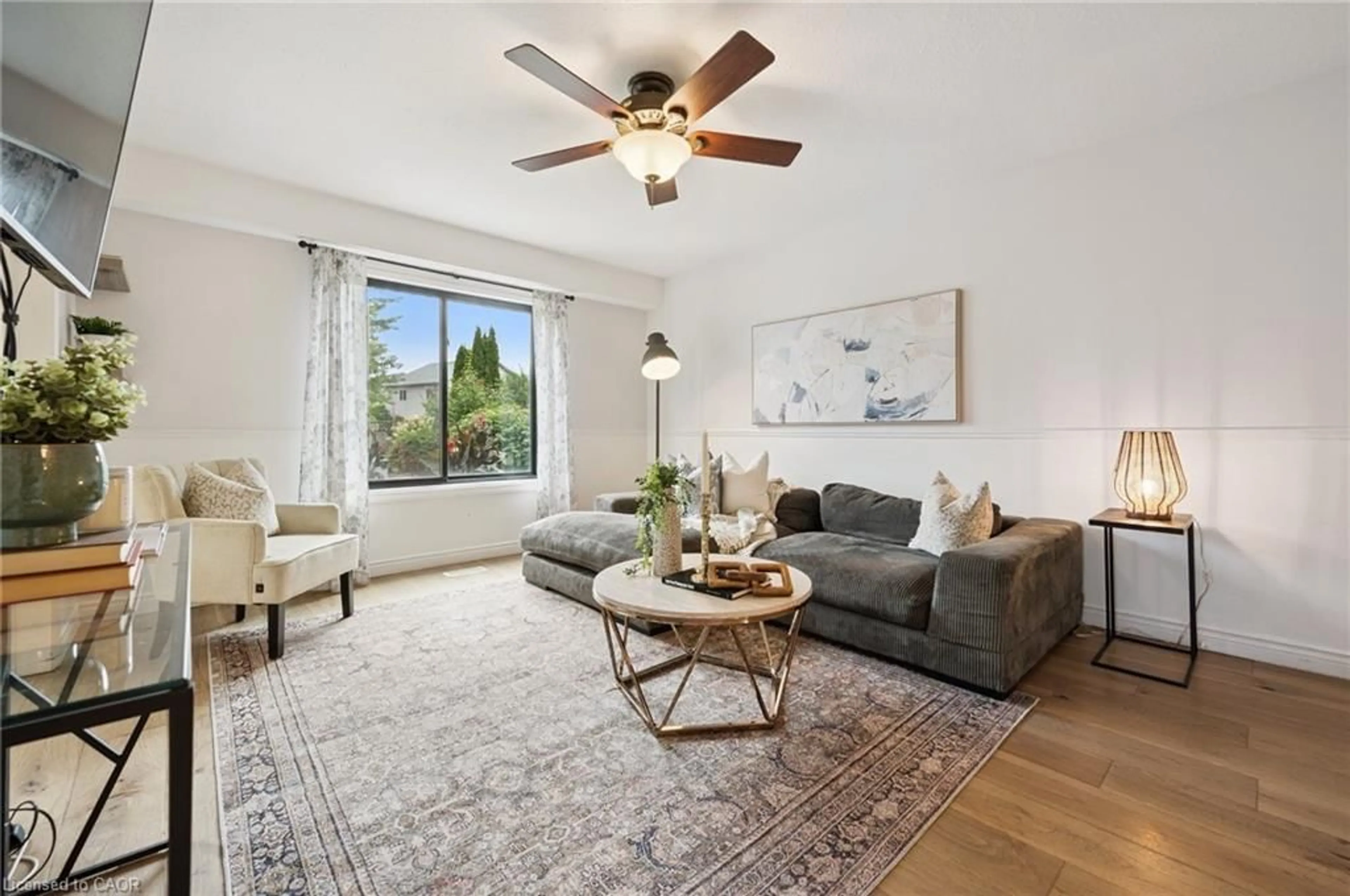 Living room with furniture, unknown for 313 Millburn Blvd, Fergus Ontario N1M 3S3