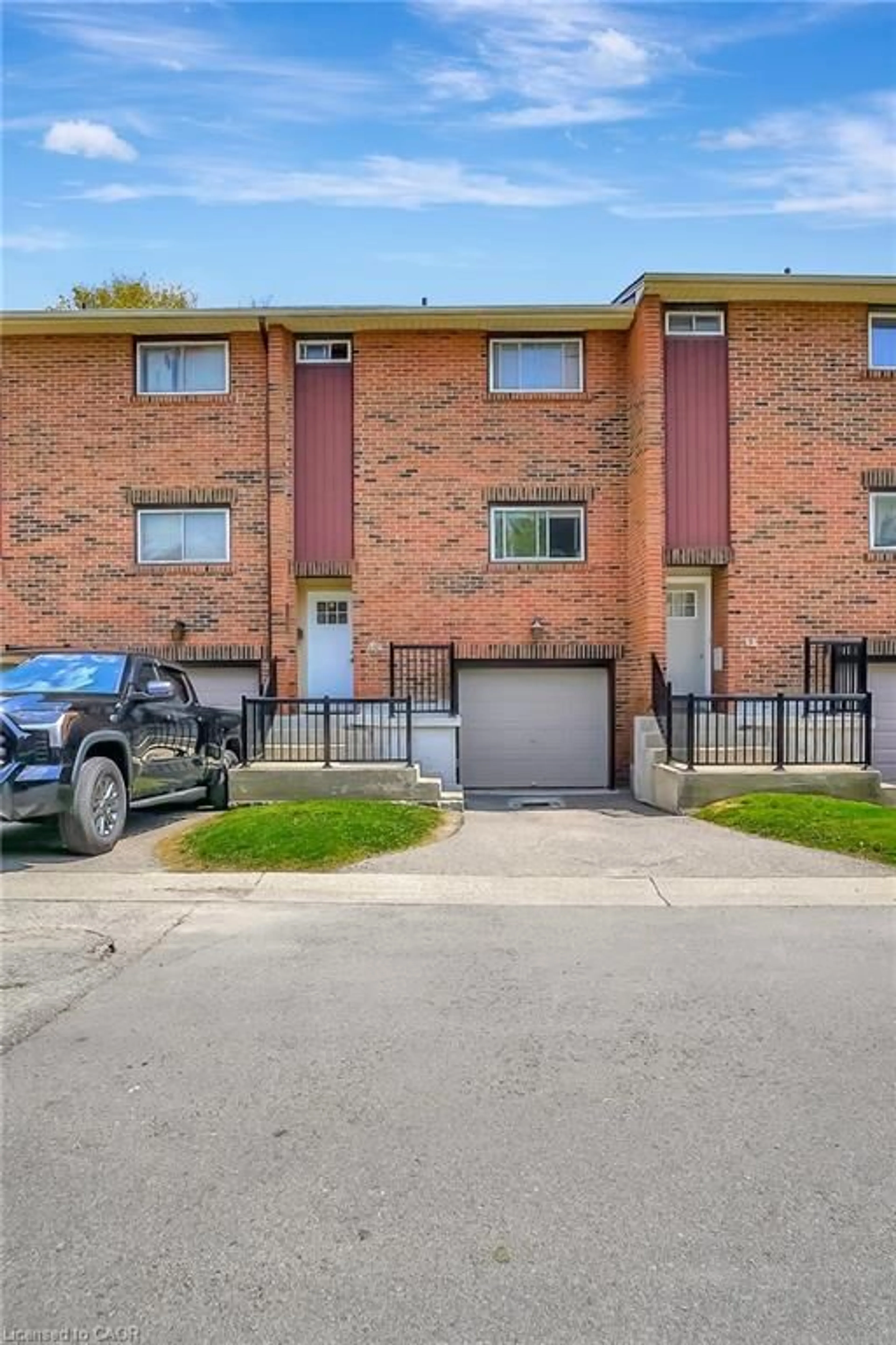 Unknown for 201 Silvercreek Pky #10, Guelph Ontario N1H 3T4