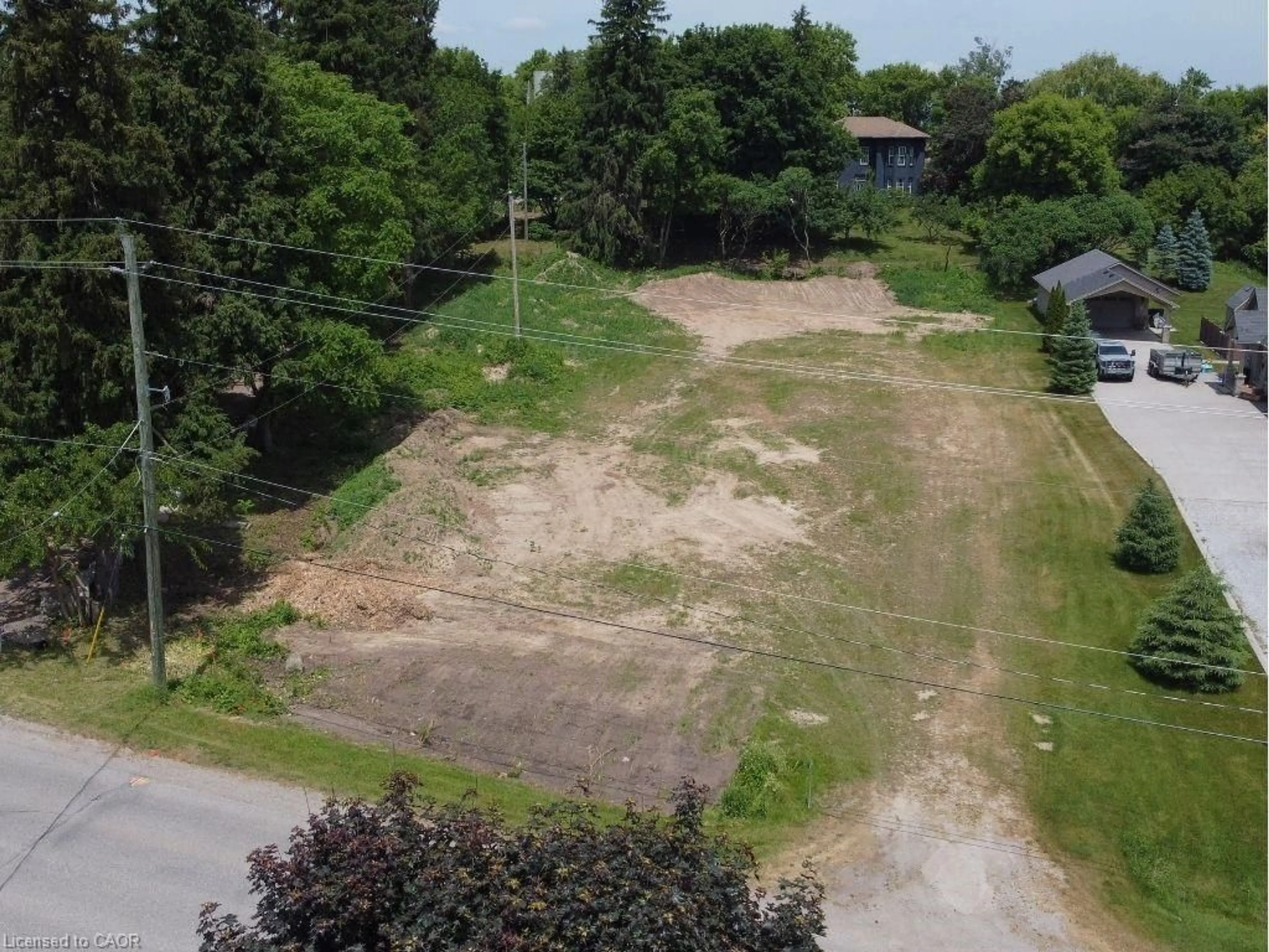 A pic from outside/outdoor area/front of a property/back of a property/a pic from drone, street for 259 Oakhill Dr, Brantford Ontario N3T 5L7