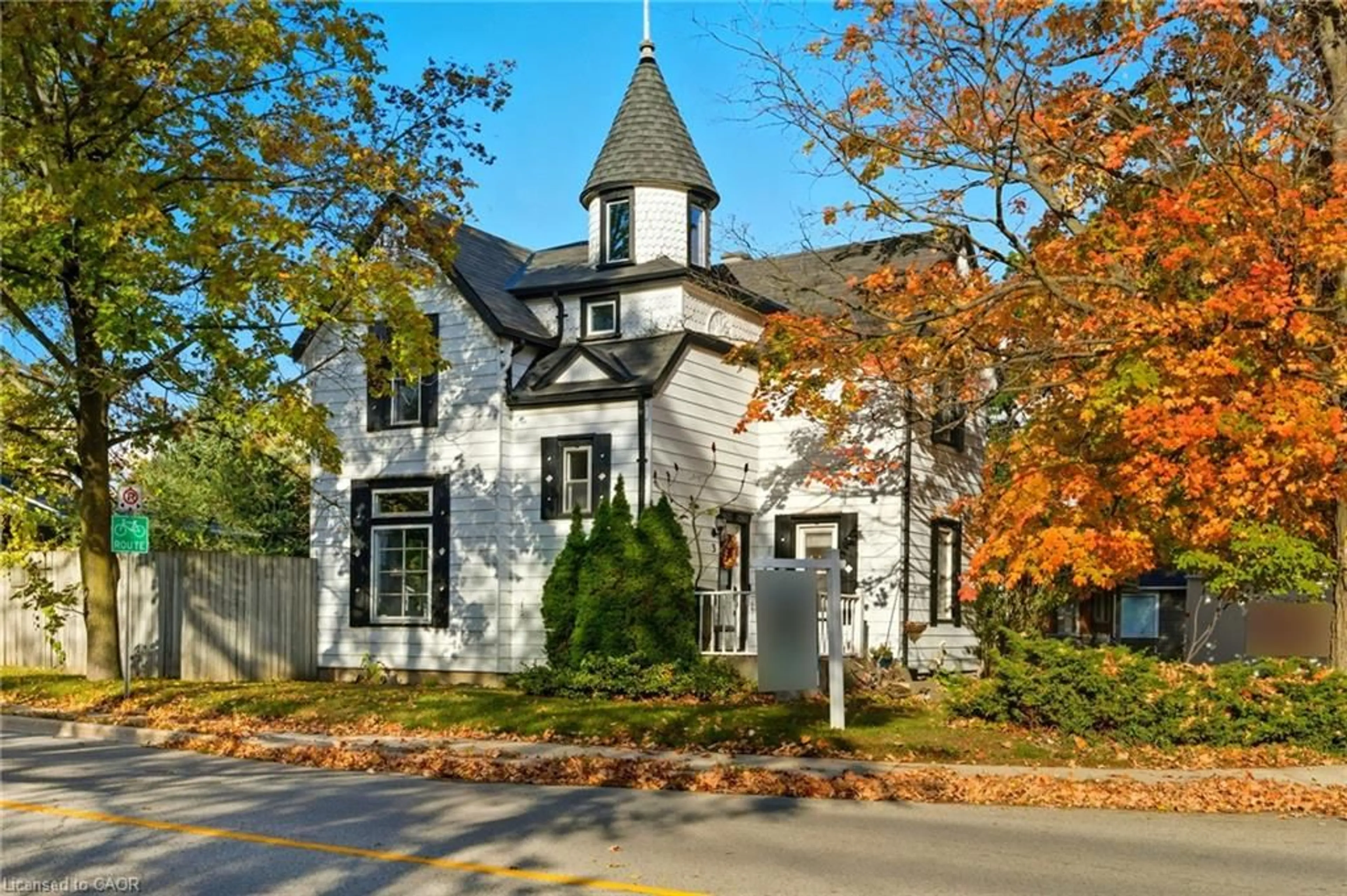 Home with brick exterior material, street for 3 Shaw Ave, Cambridge Ontario N3C 1E7